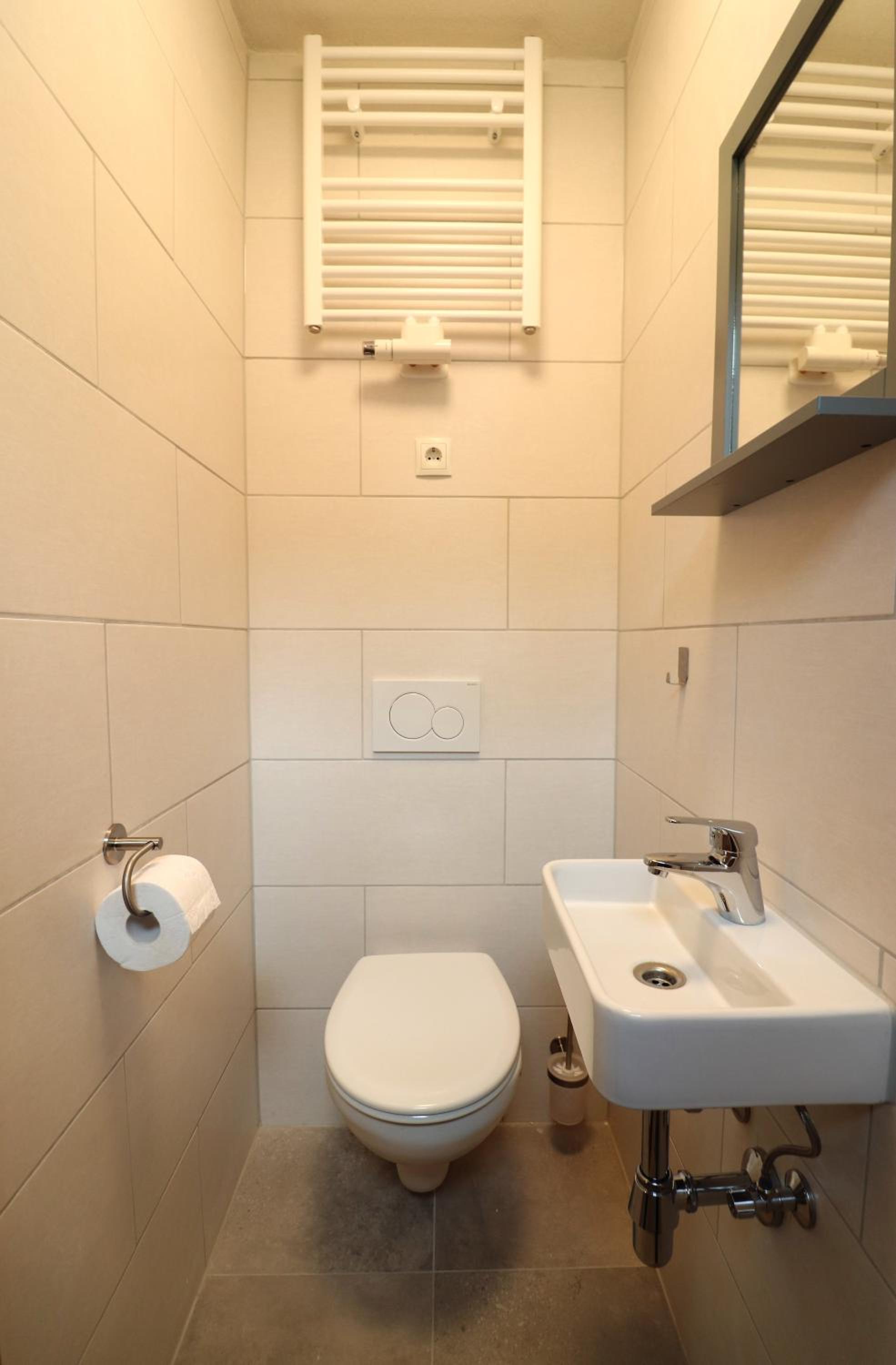 One-Bedroom Apartment photo 2
