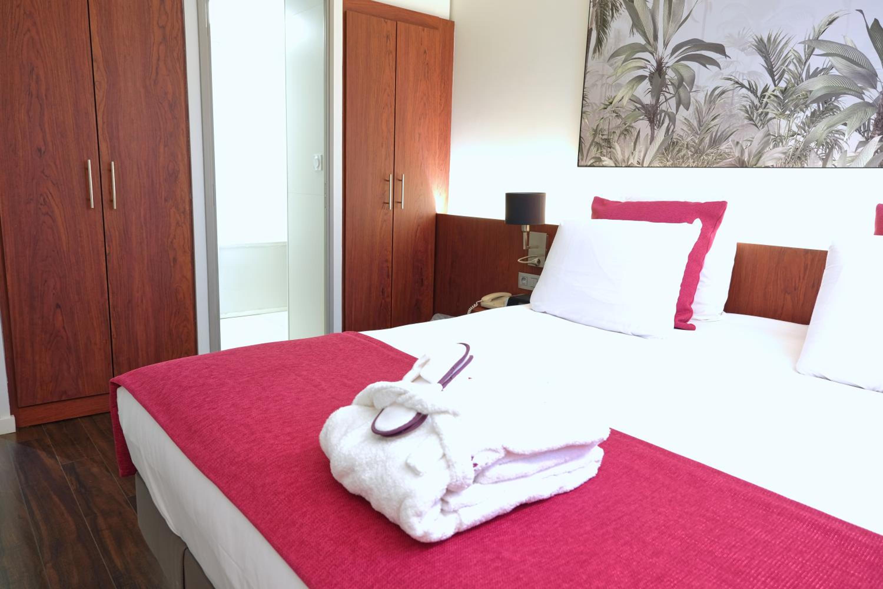 Standard Double Room - Photo 20