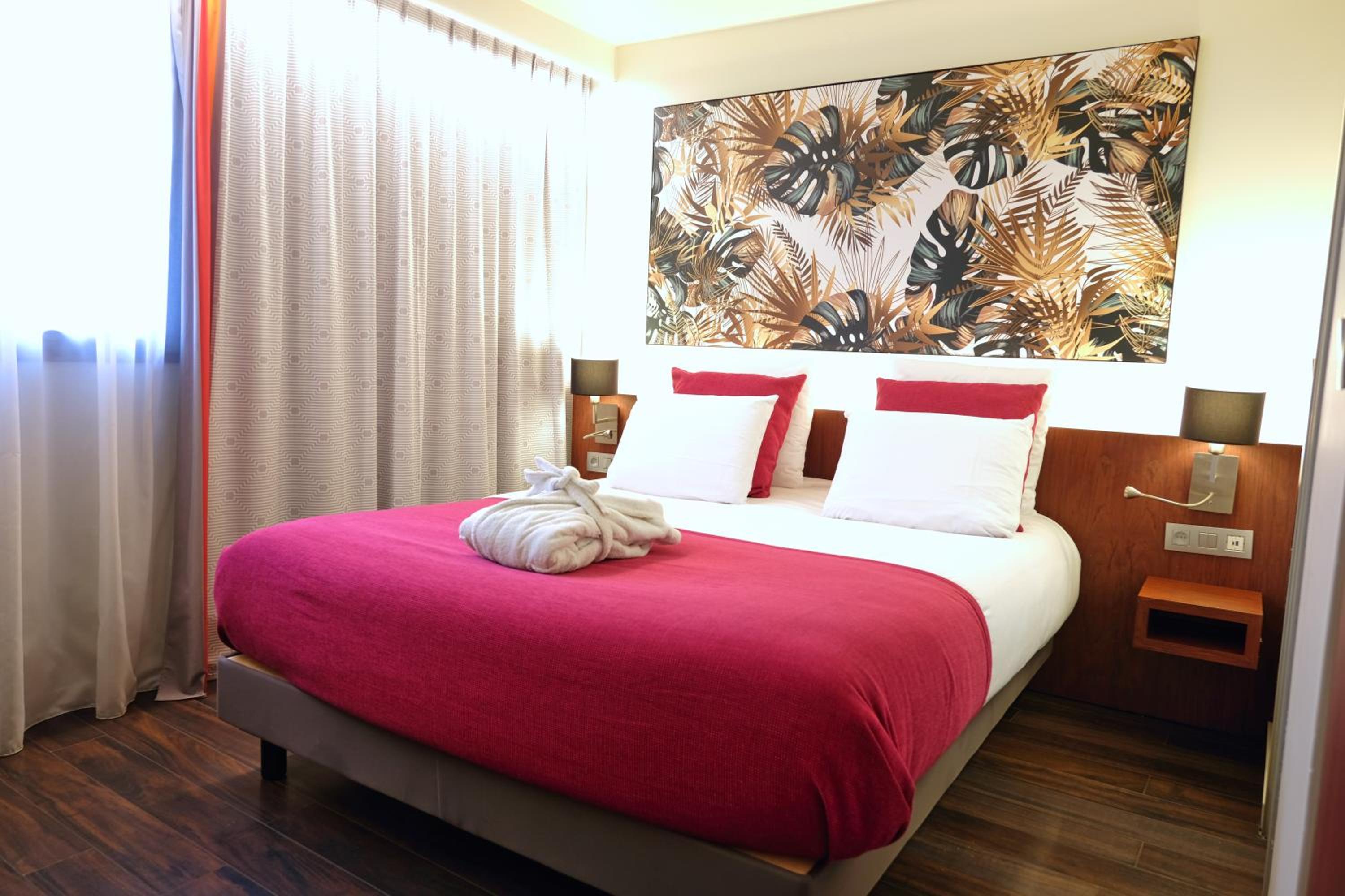 Standard Double Room - Photo 10