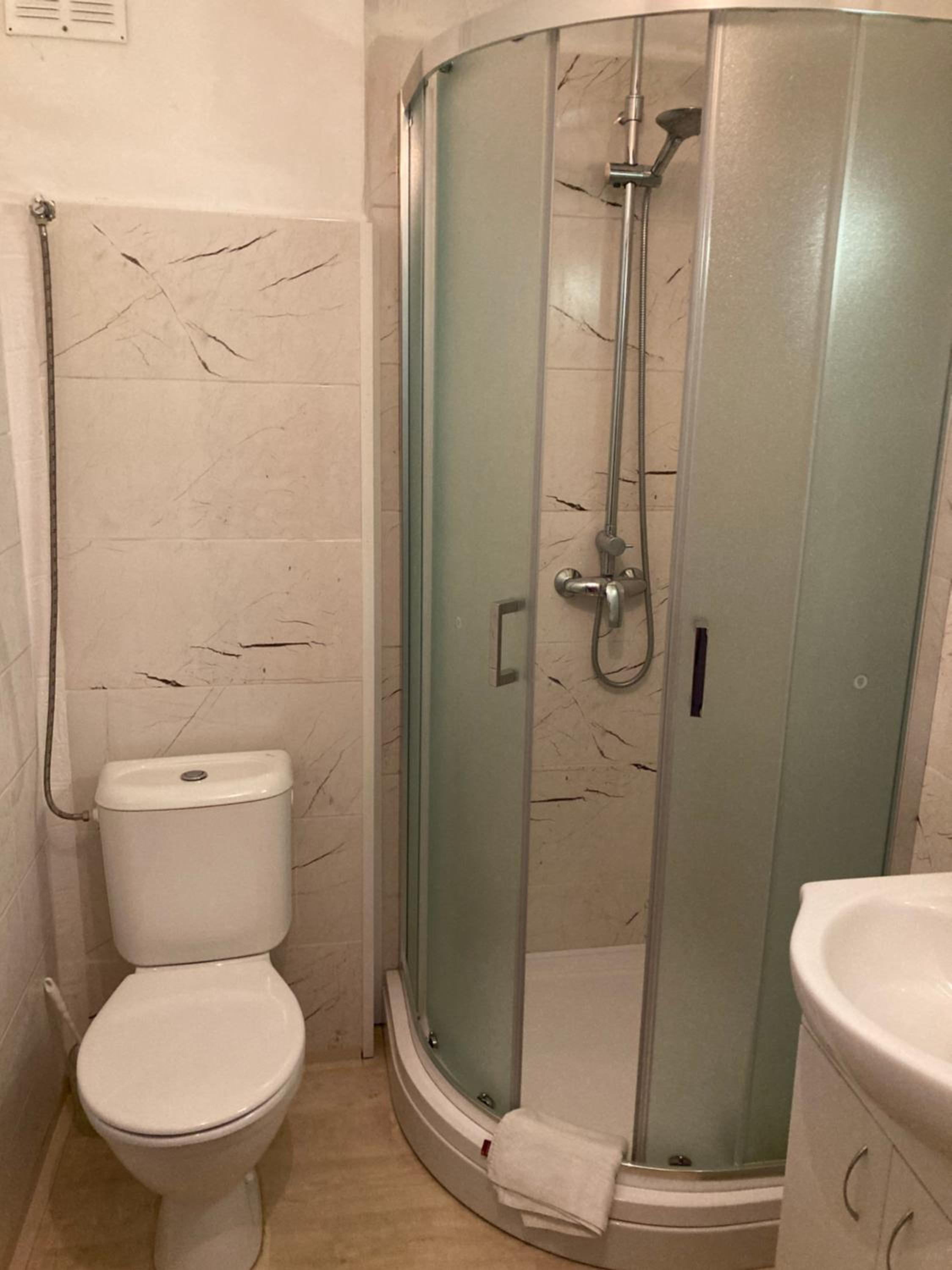Deluxe Double Room with Extra Bed - Photo 7