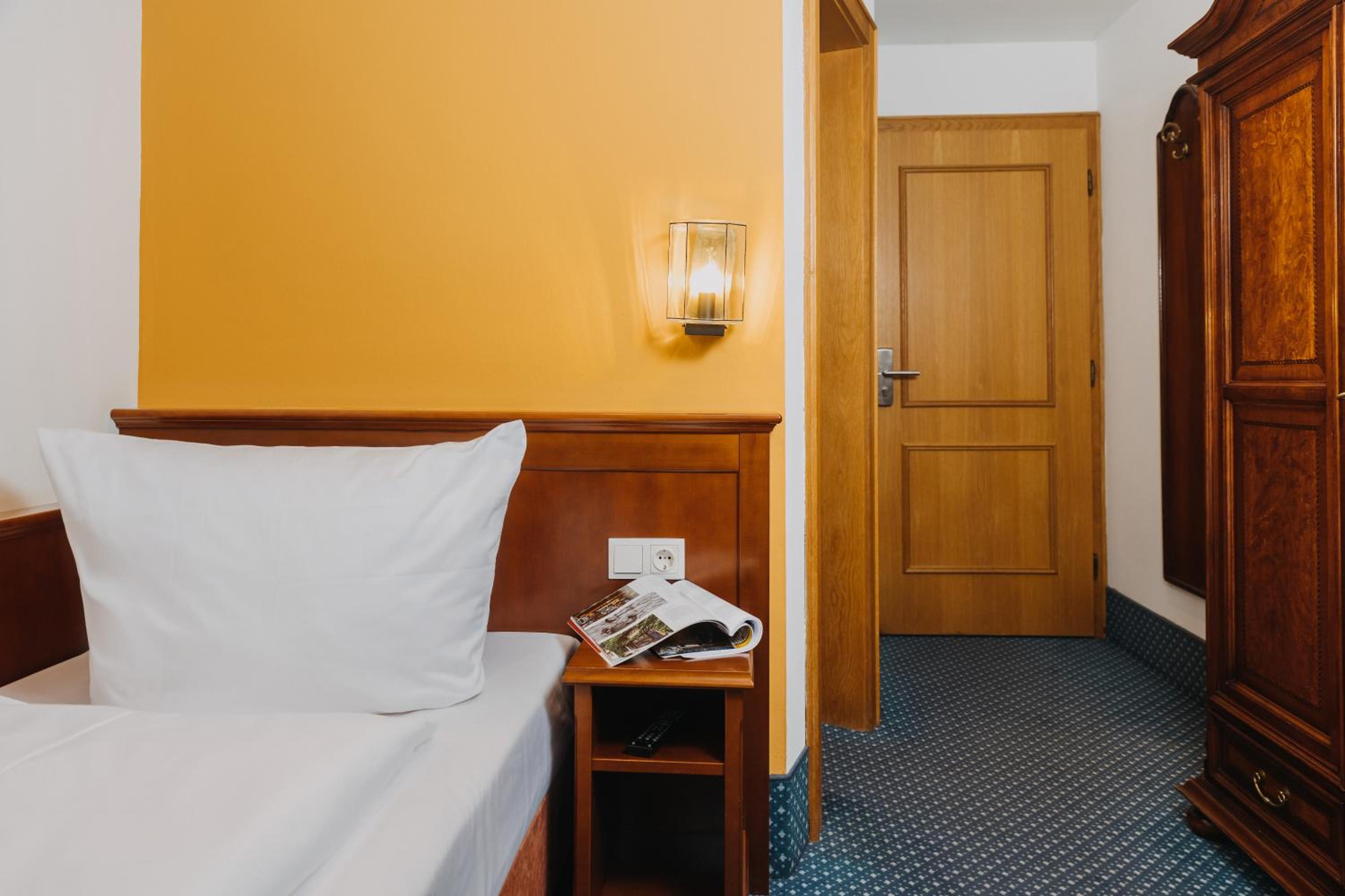 Single Room photo 3