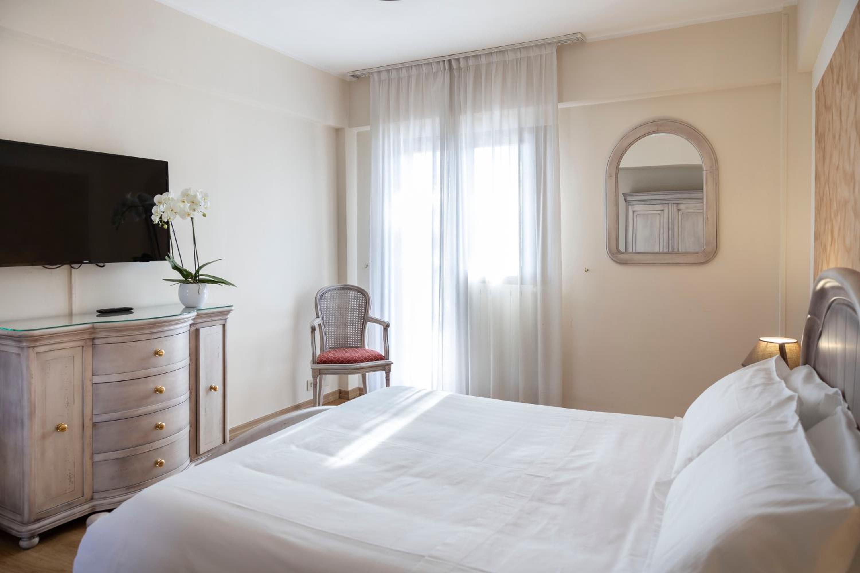 Superior Double or Twin Room photo 3