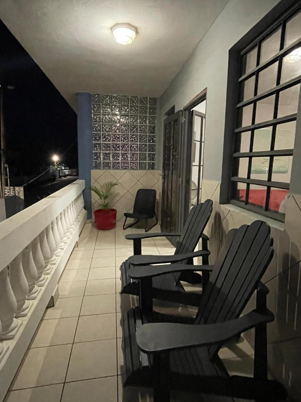 Family Room with Balcony photo 3