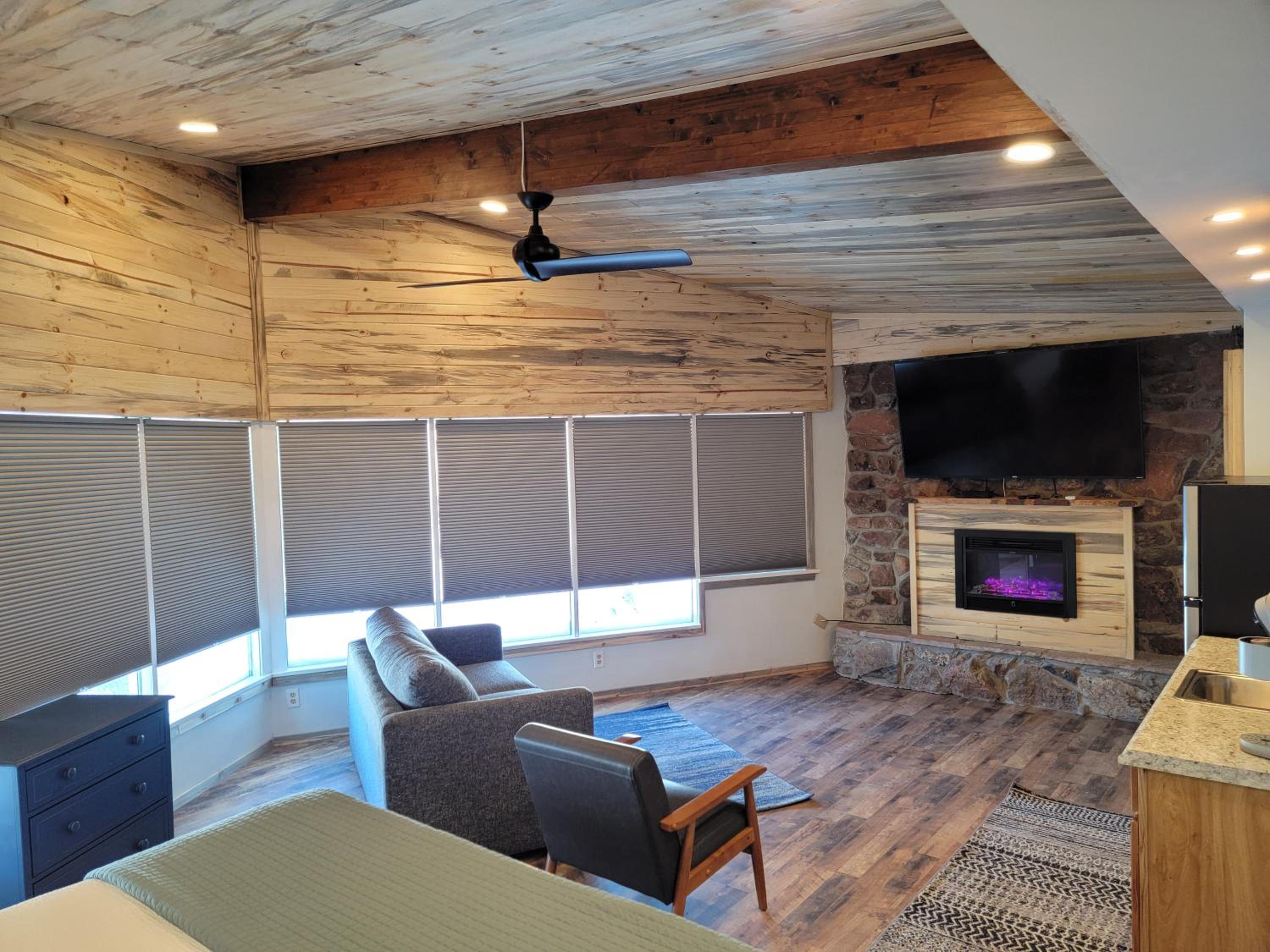 Keystone King Suite photo 1