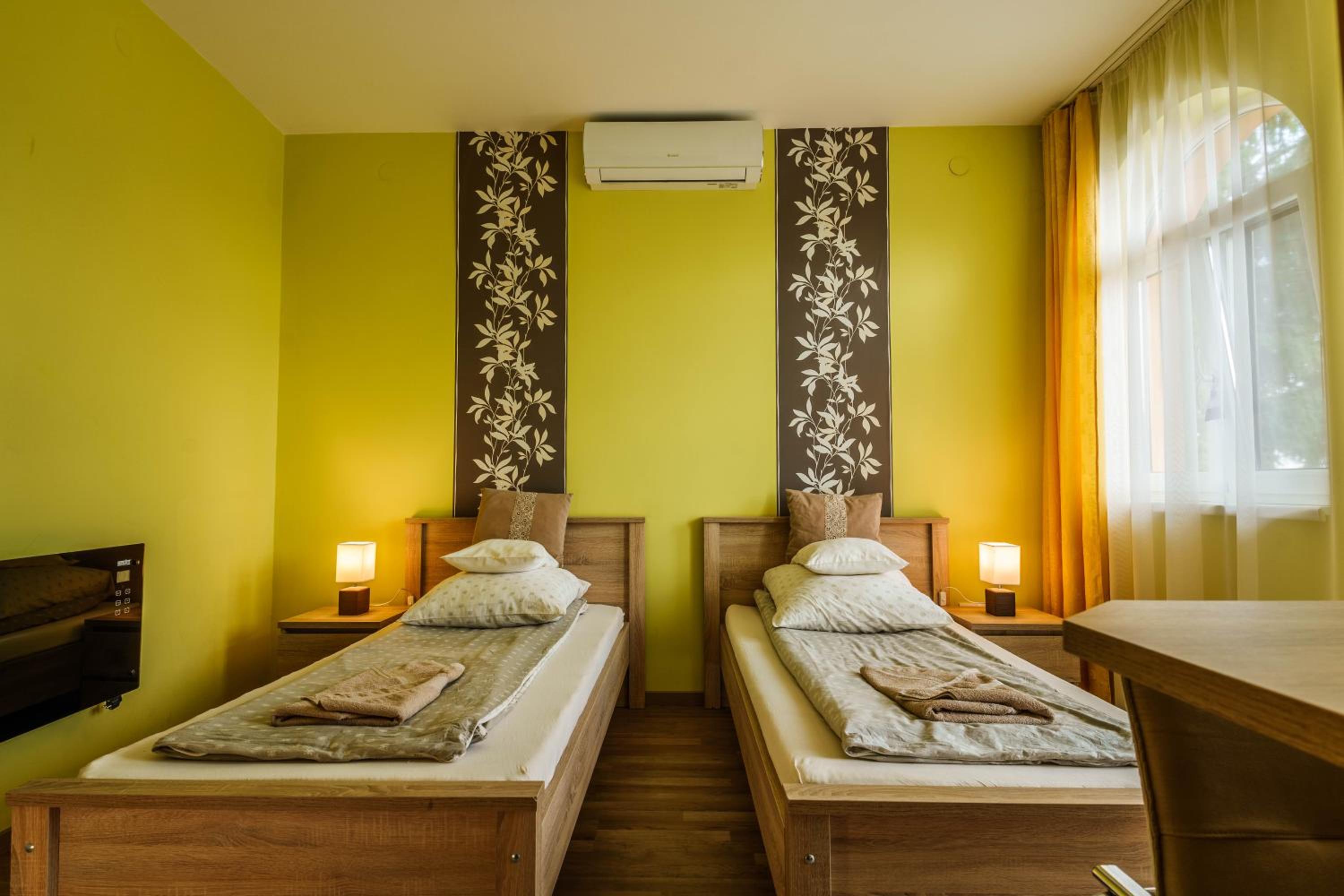 Twin Room with Terrace photo 2