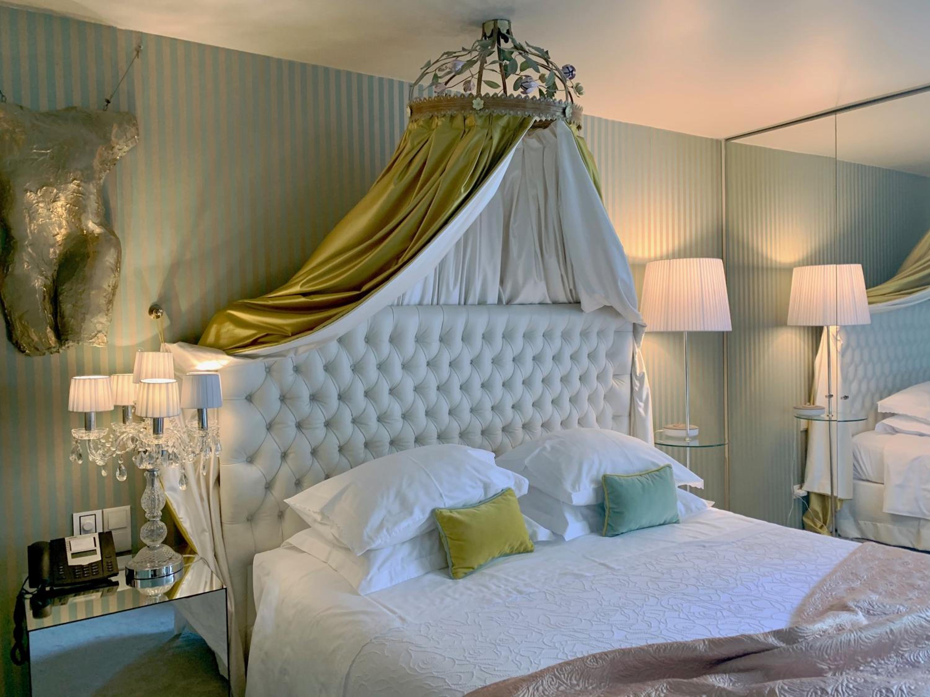 Luxury Suite photo 1