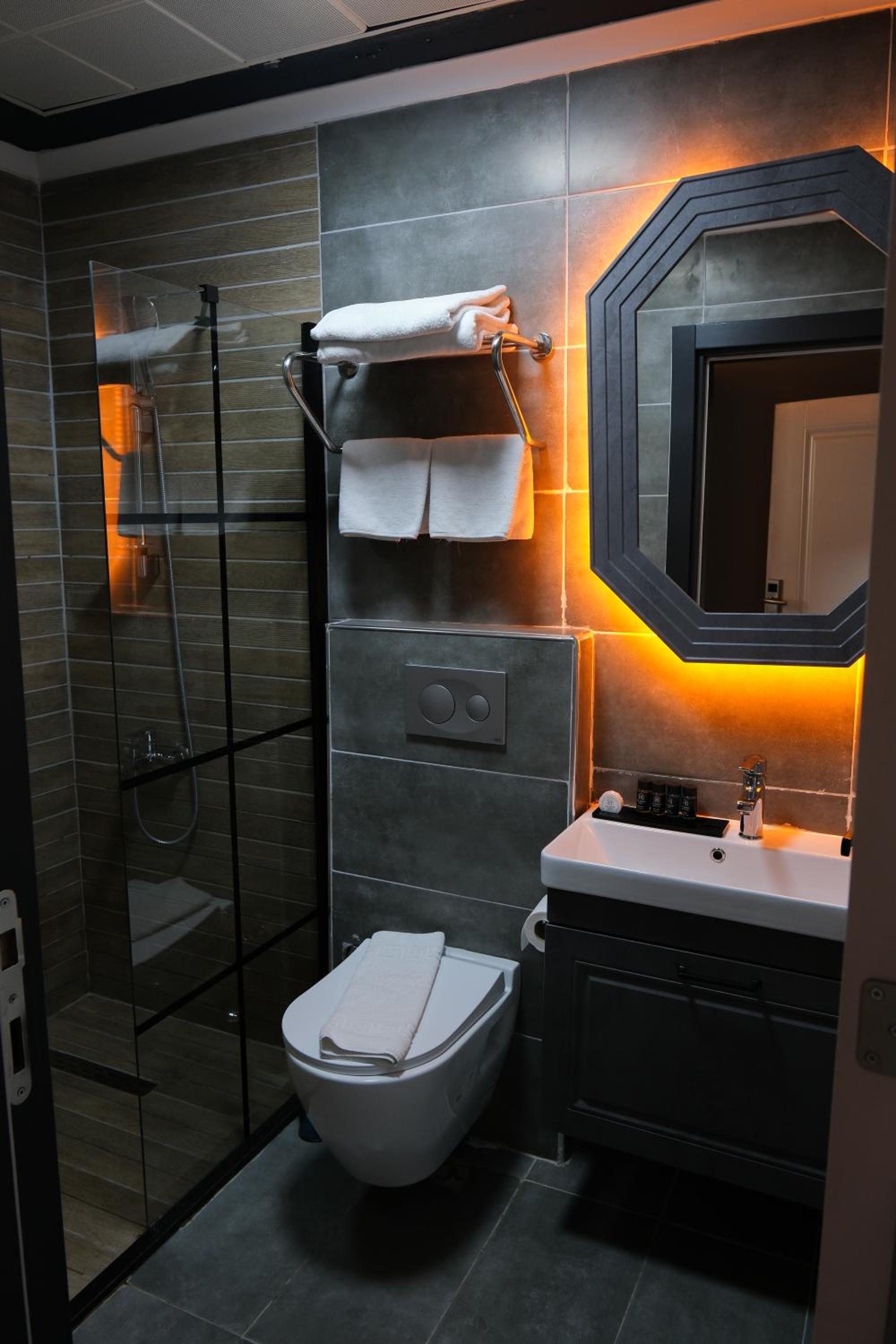 Deluxe Triple Room - Photo 2