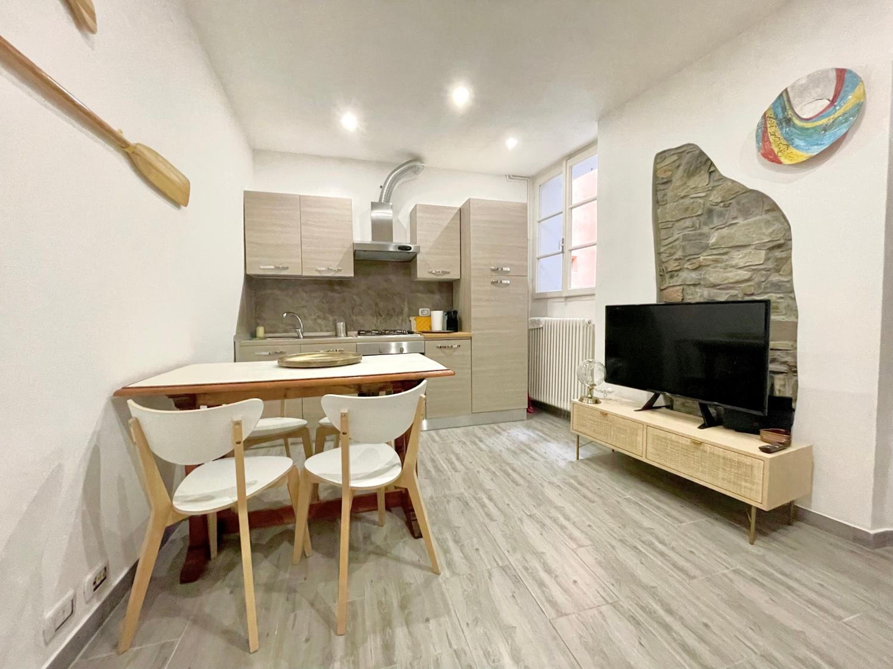 Apartment - Split Level - Photo 9