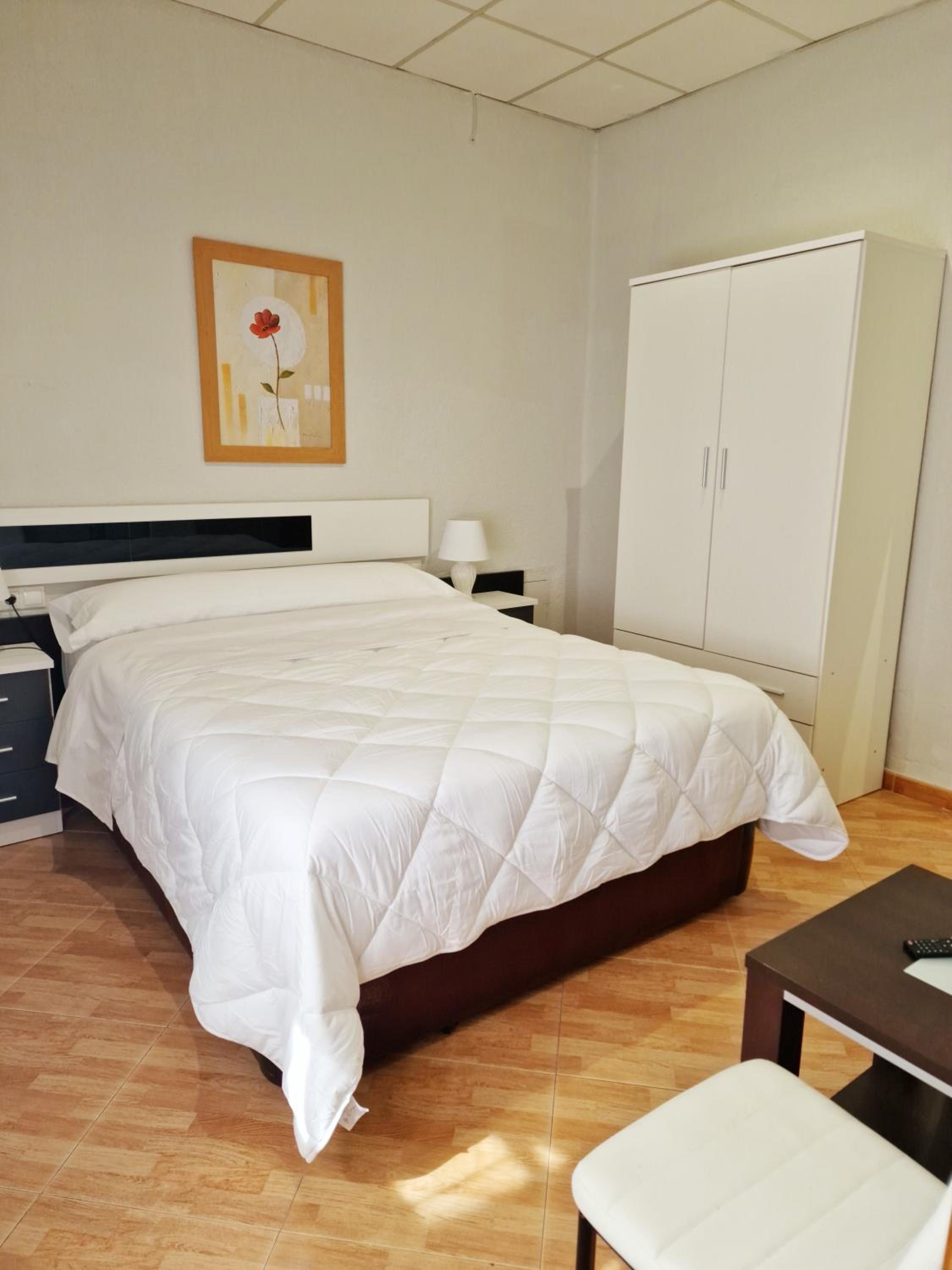 Double Room with Private Bathroom photo 2