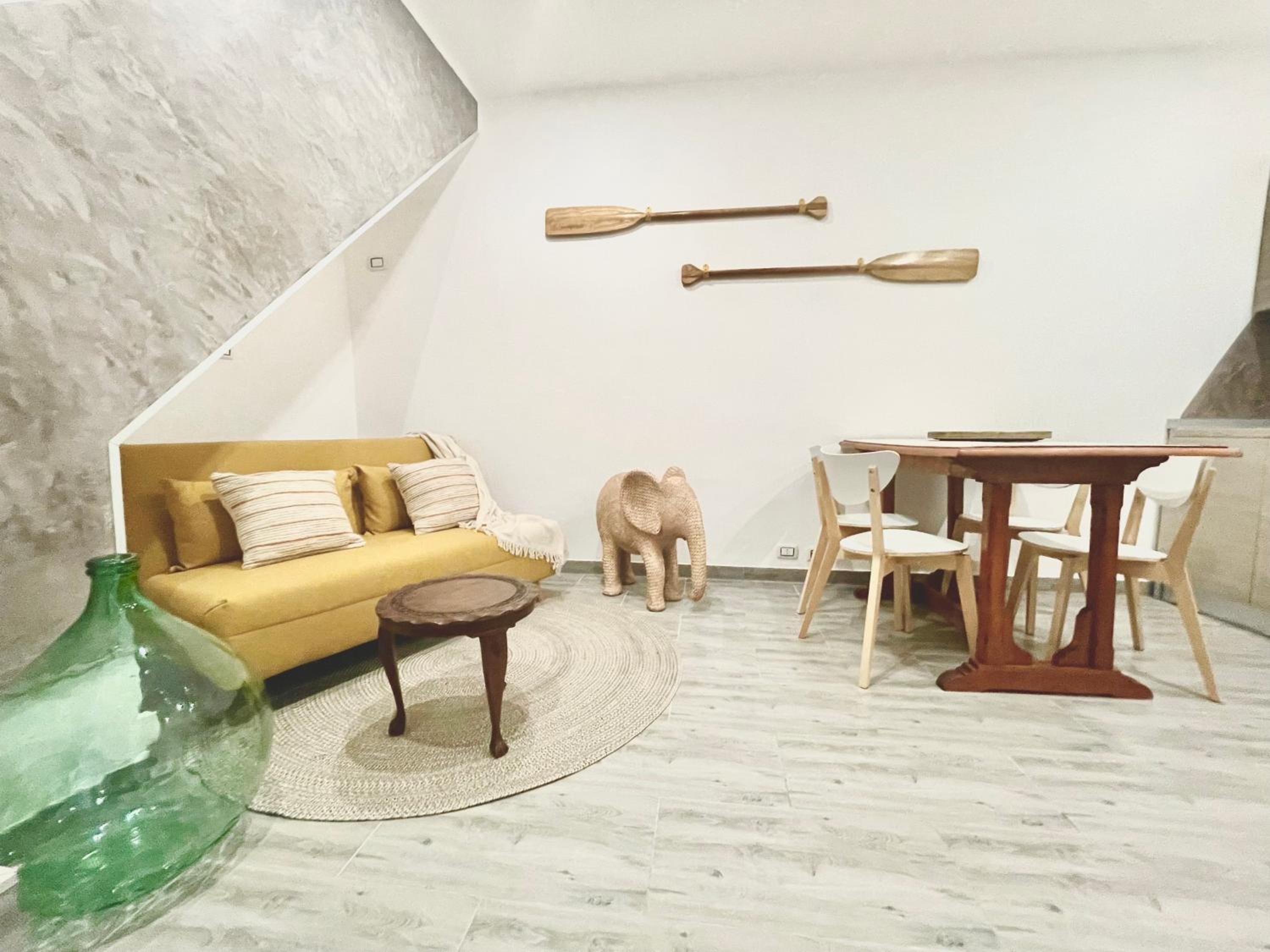 Apartment - Split Level - Photo 5