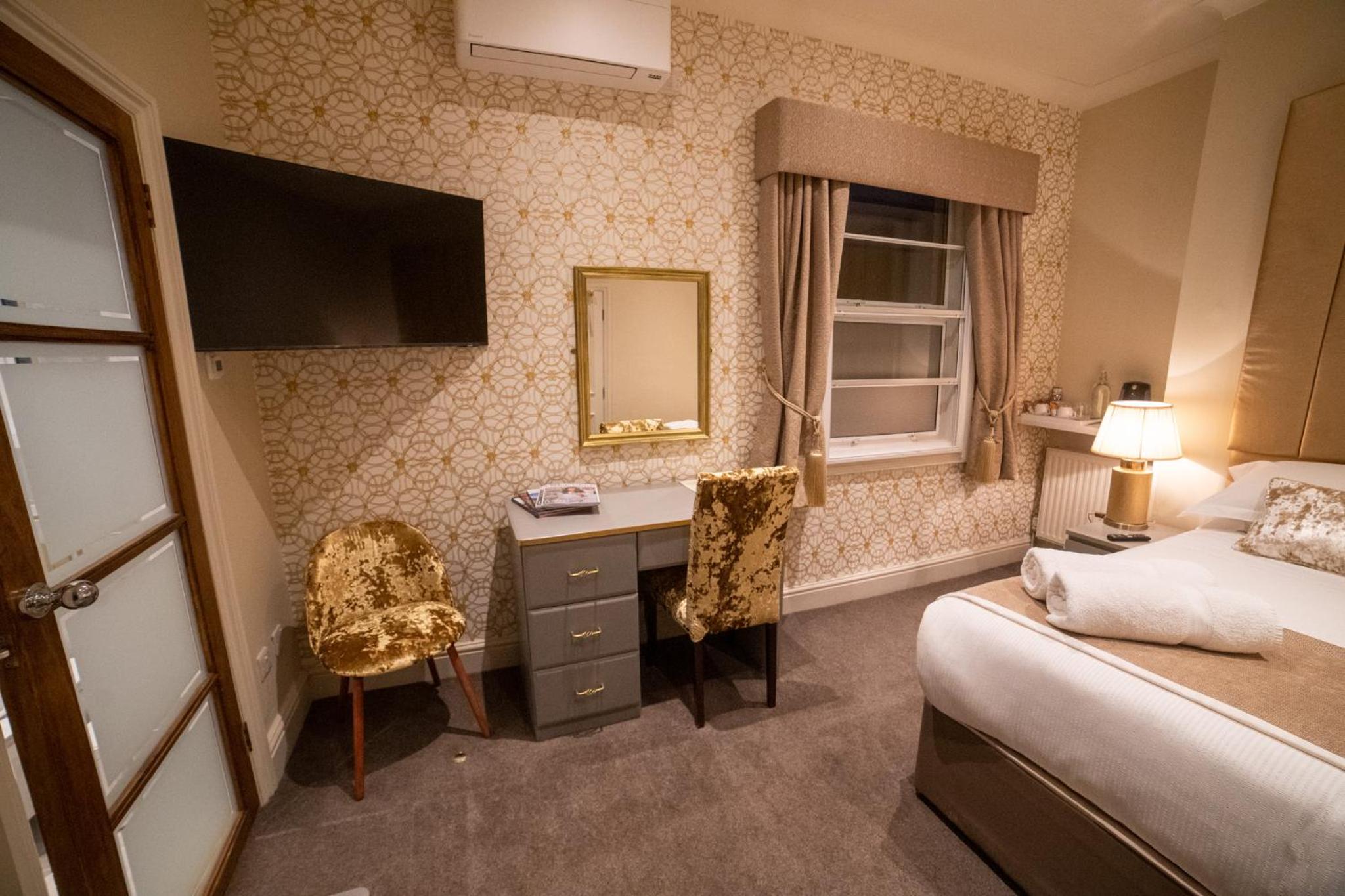 Standard Double Room Ensuite
