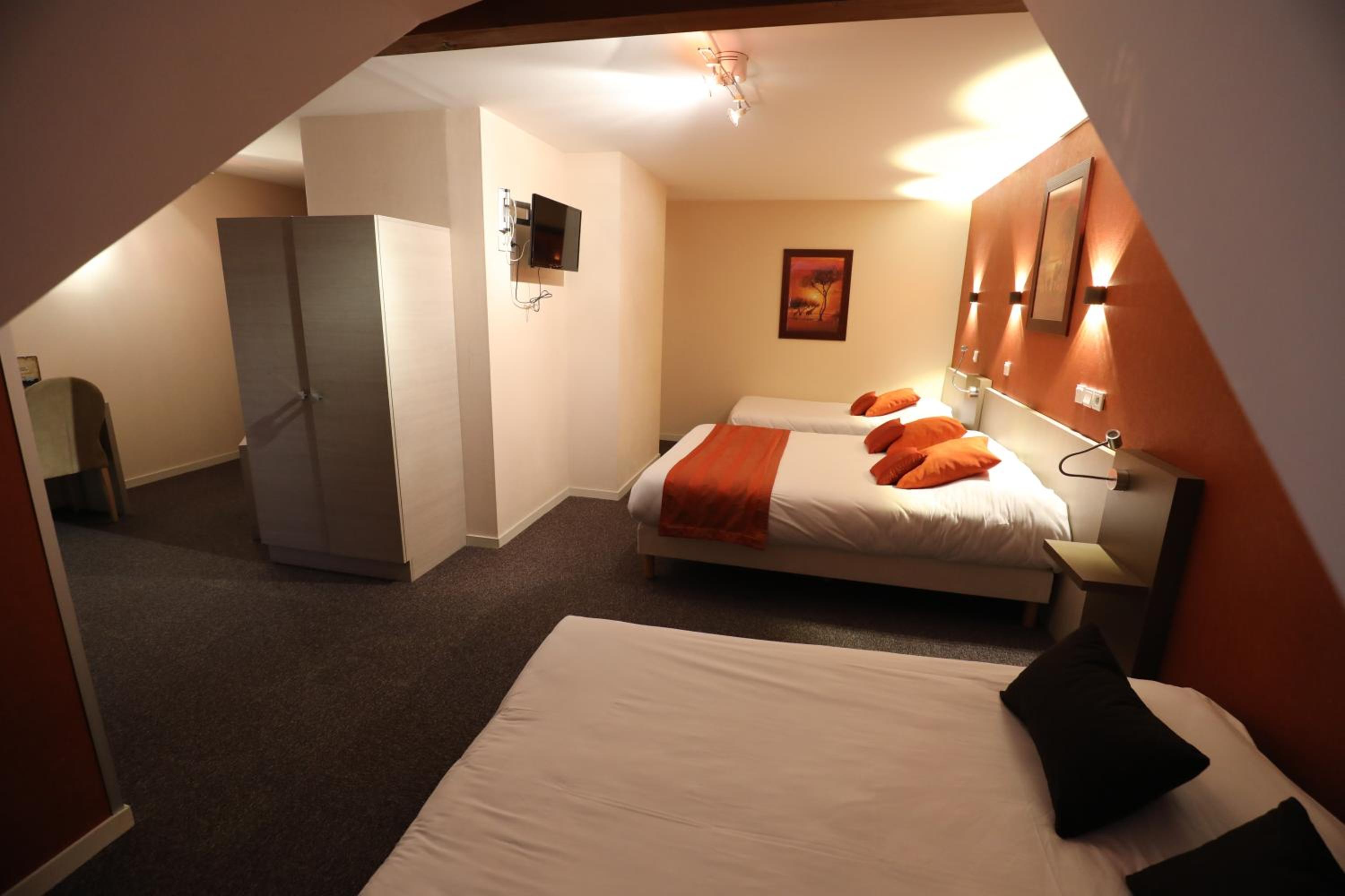 Quadruple Room - Photo 2