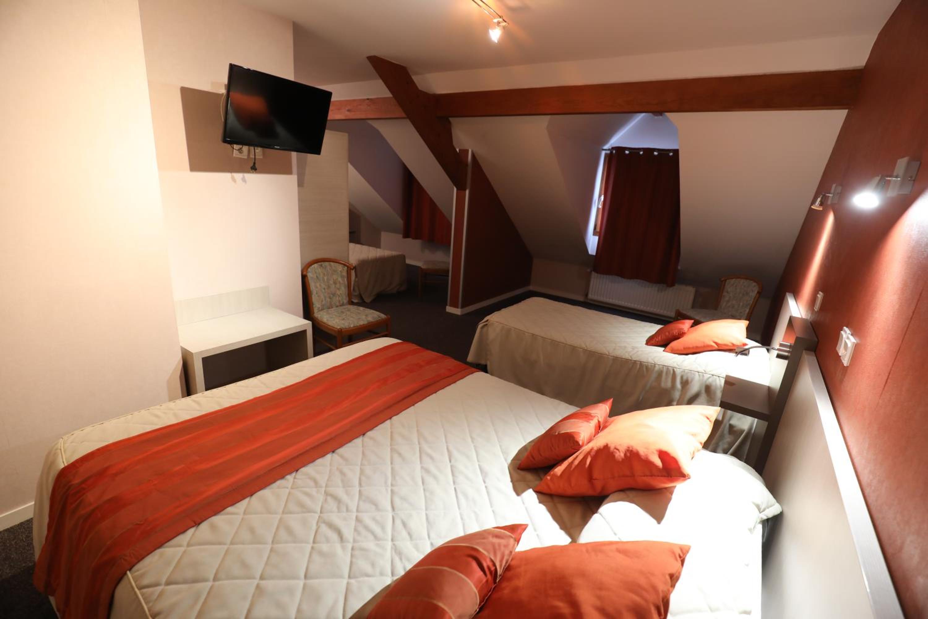 Quadruple Room - Photo 3