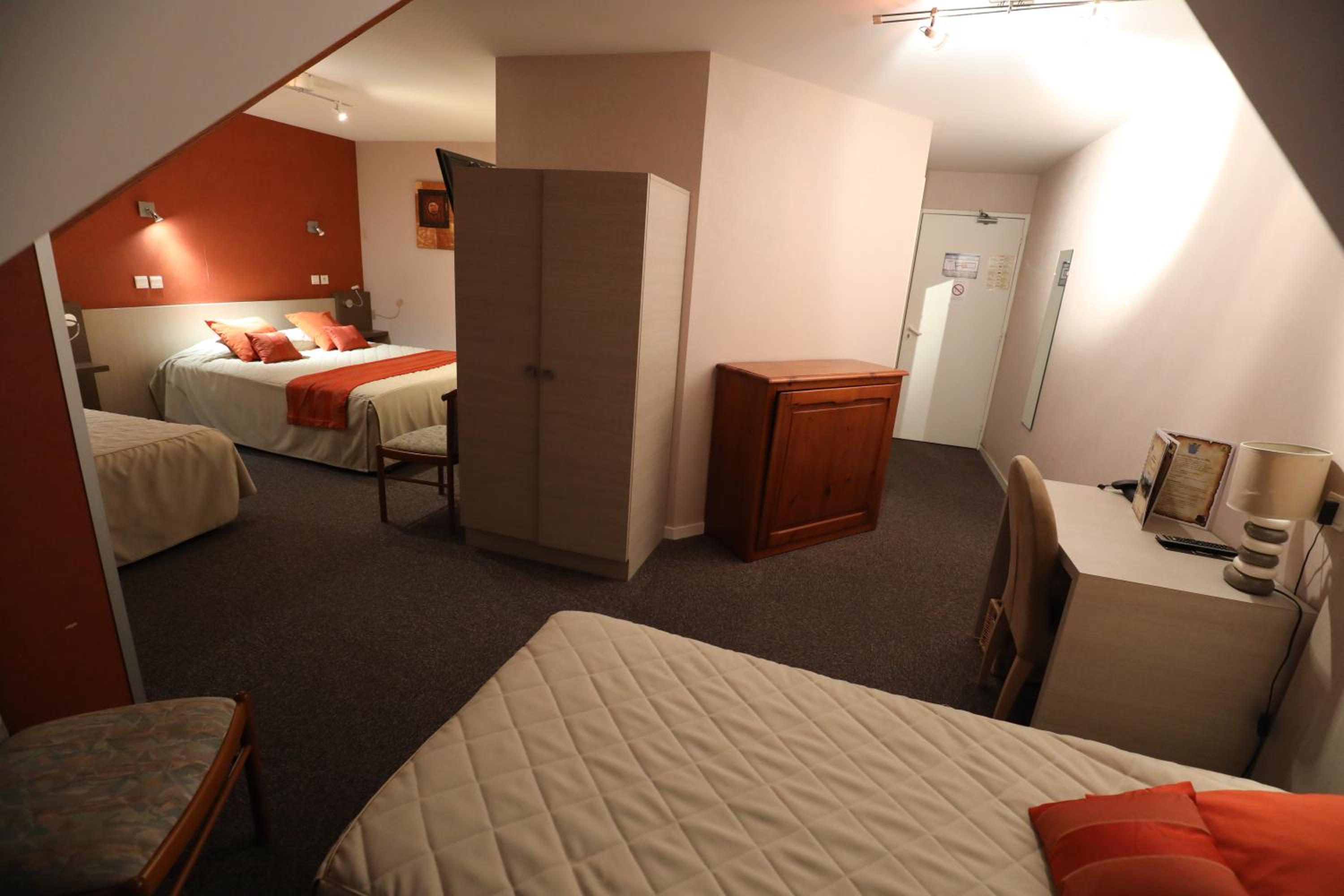 Quadruple Room - Photo 4