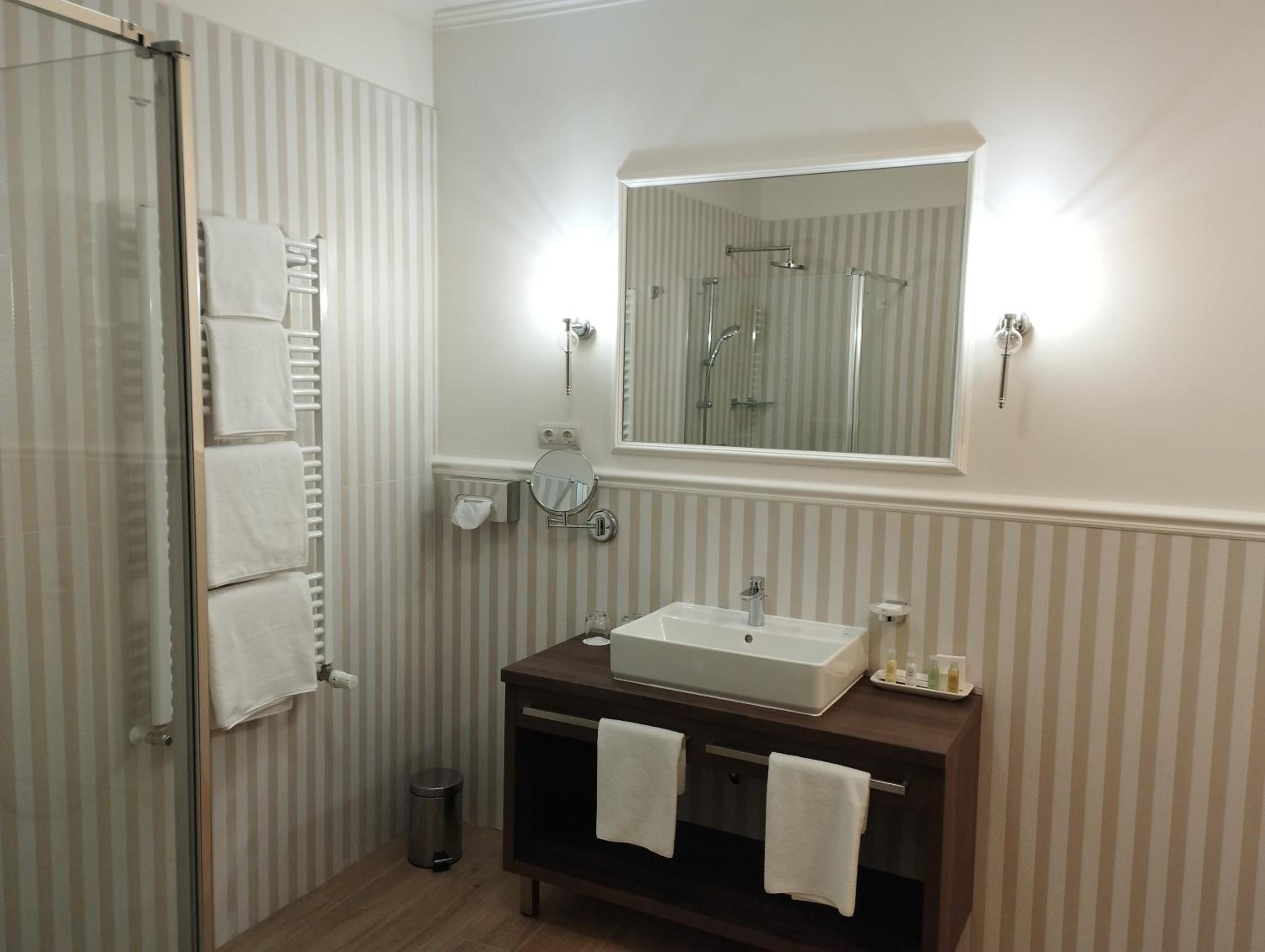 Superior King Room photo 3