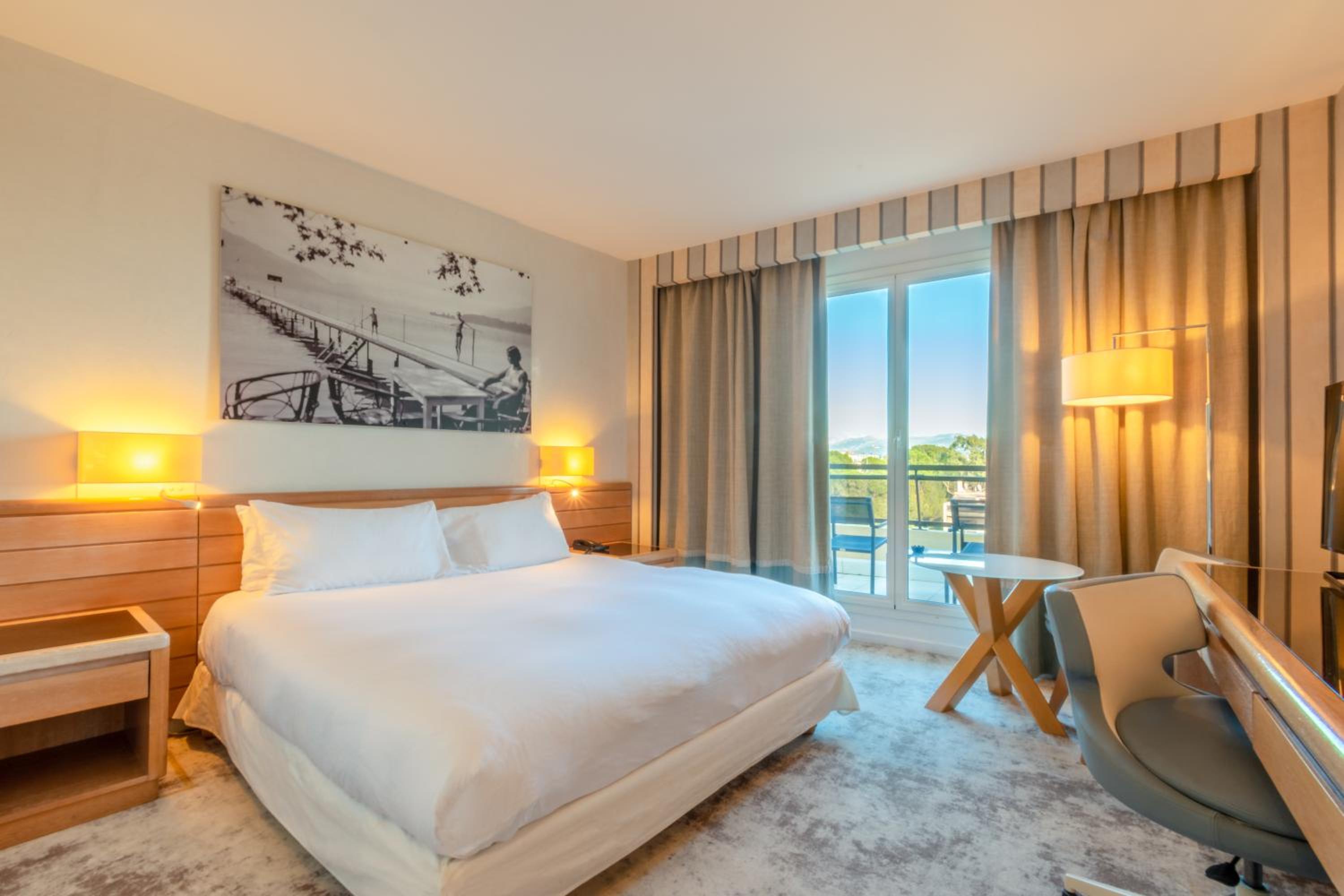Standard Double Room with Balcony - Photo 21