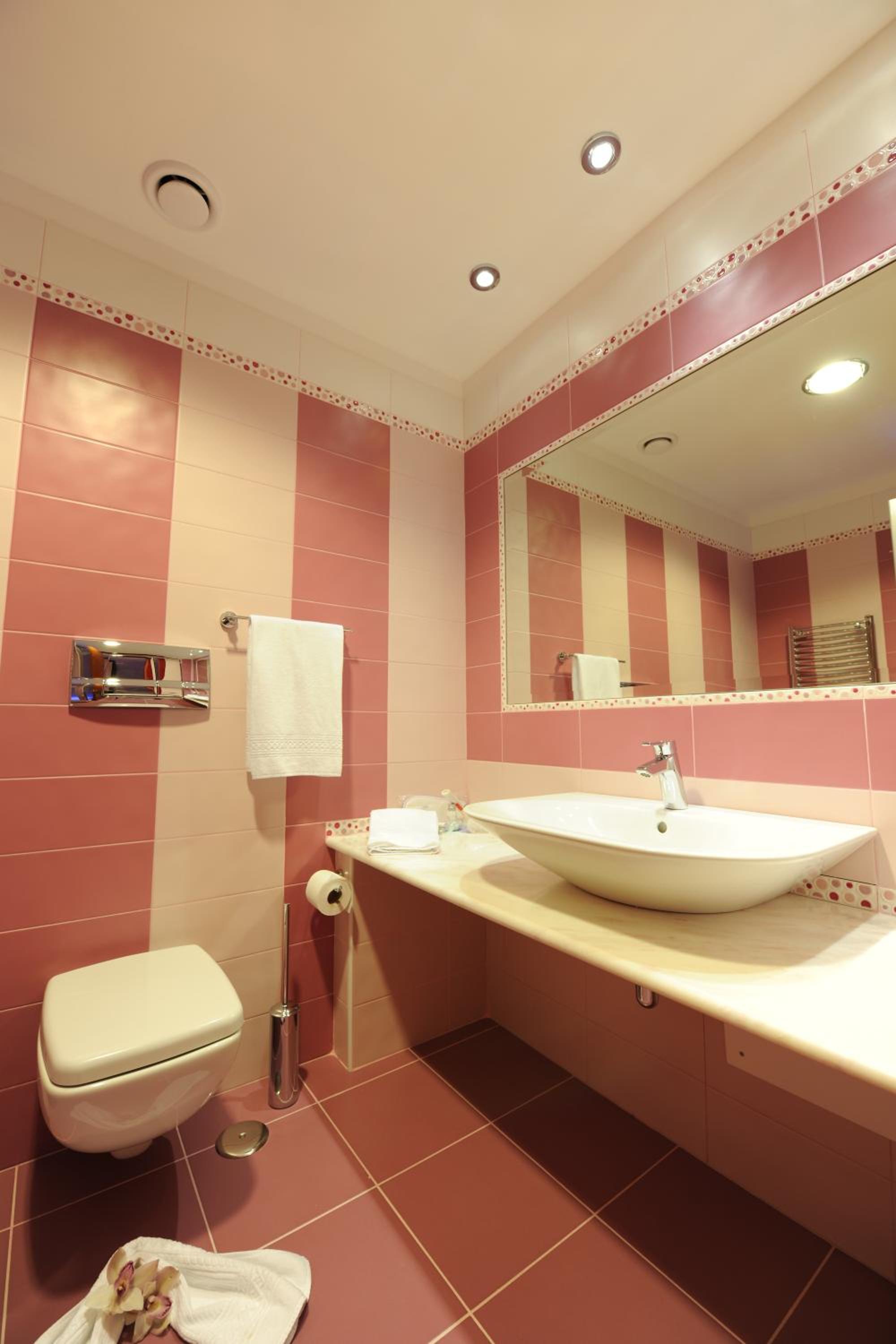 Double Room - Photo 8
