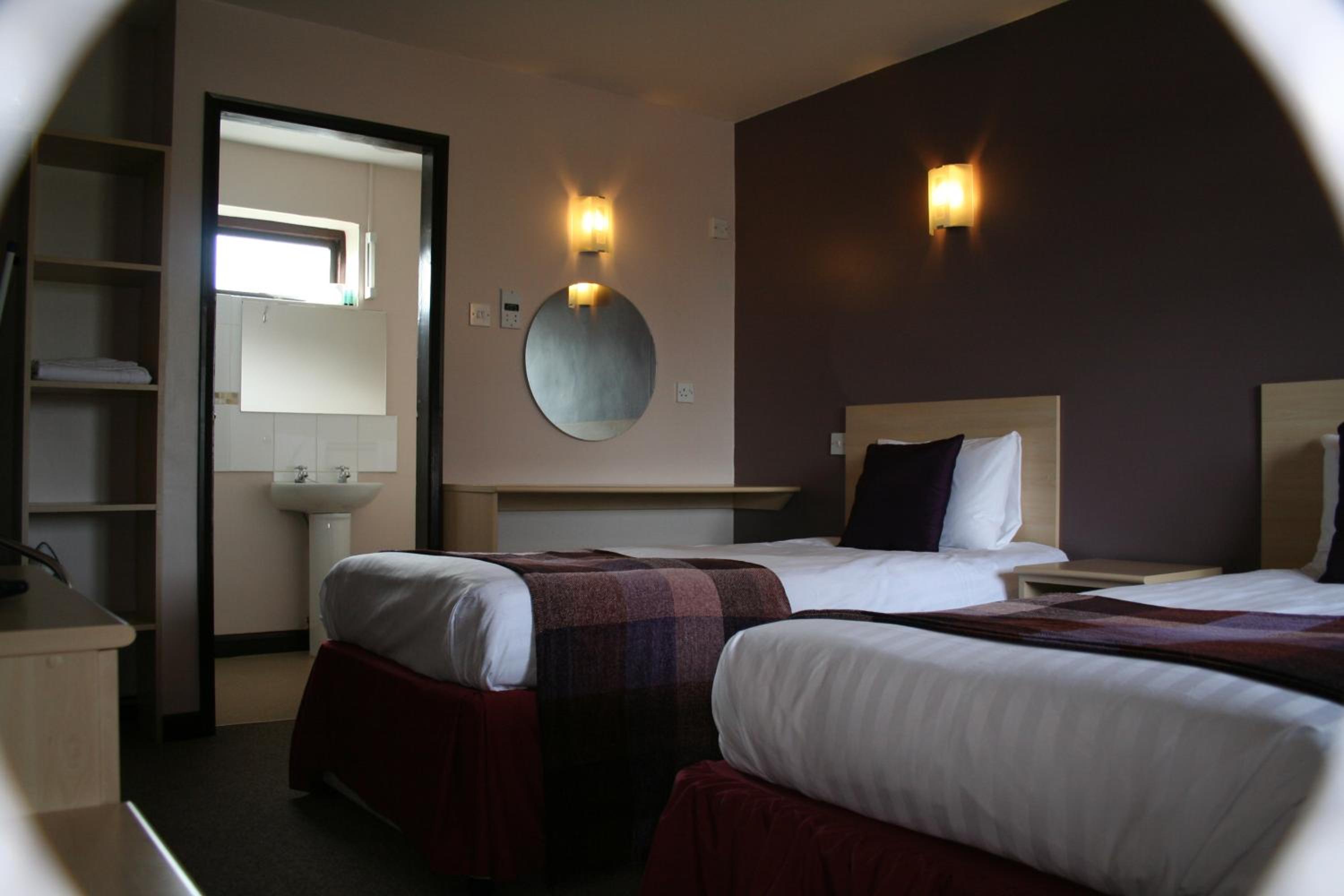 Twin Room - Photo 4