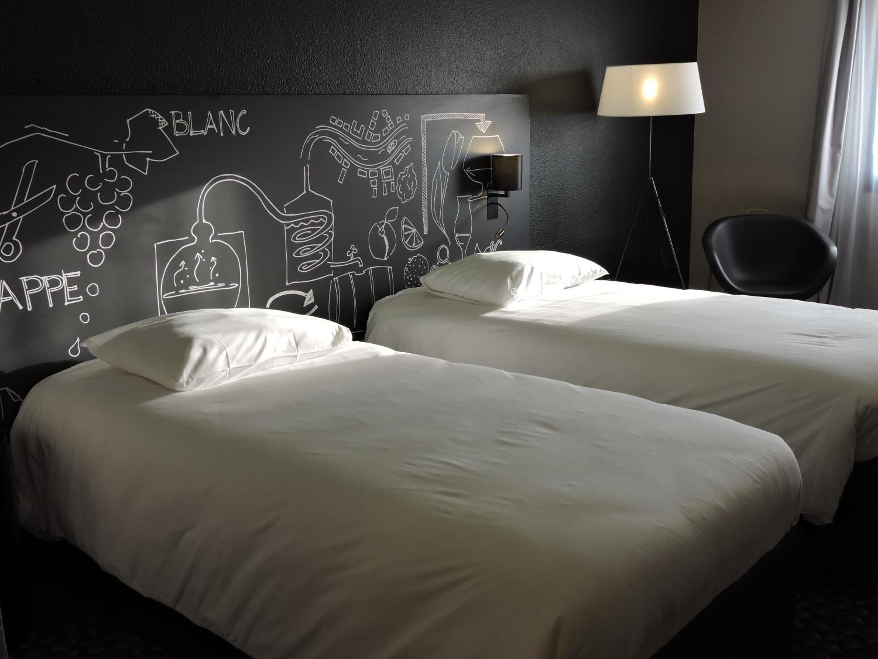 Standard Room with Two Single Beds - Photo 2