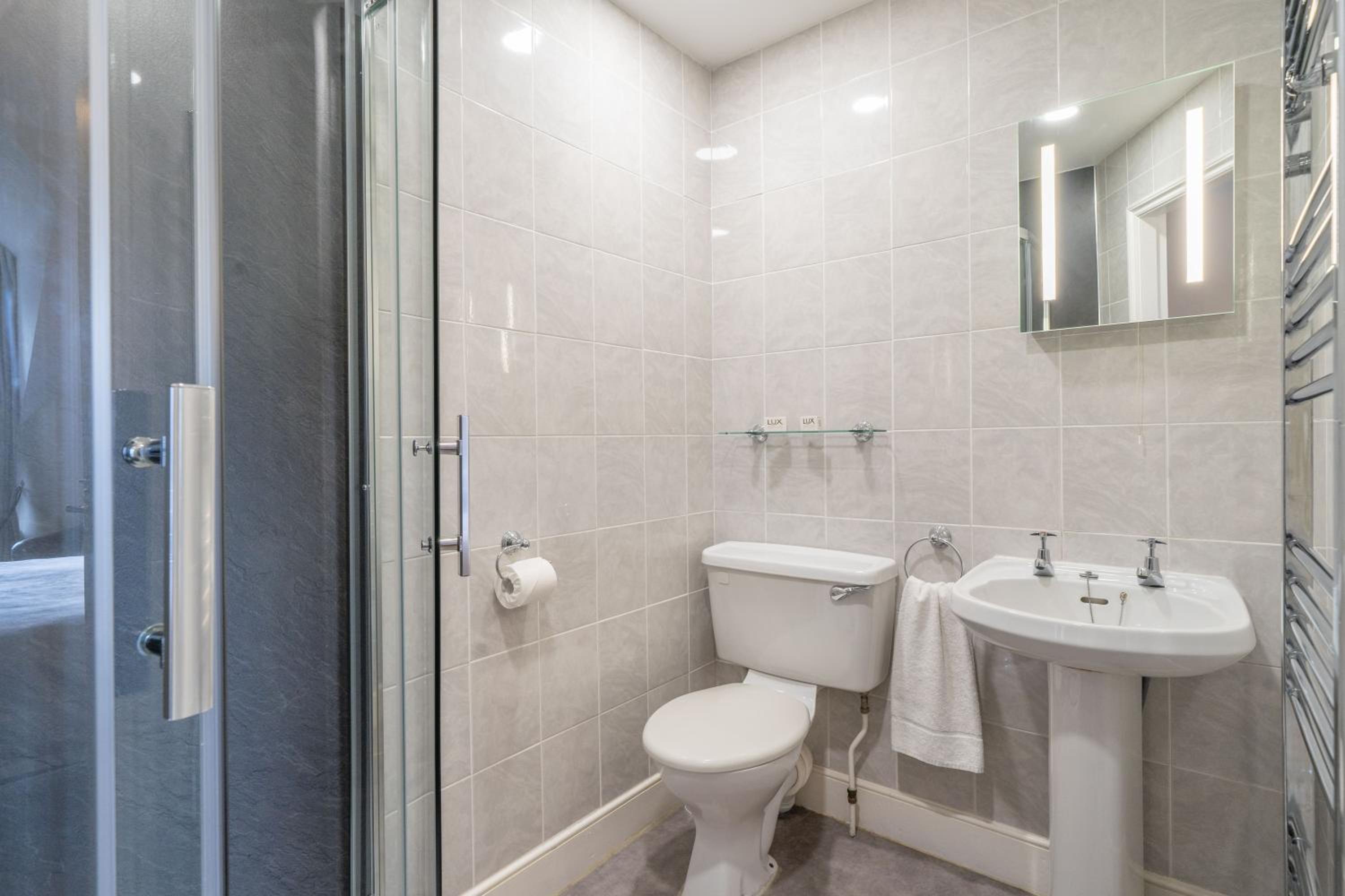 Double Room - Second Floor, photo 7