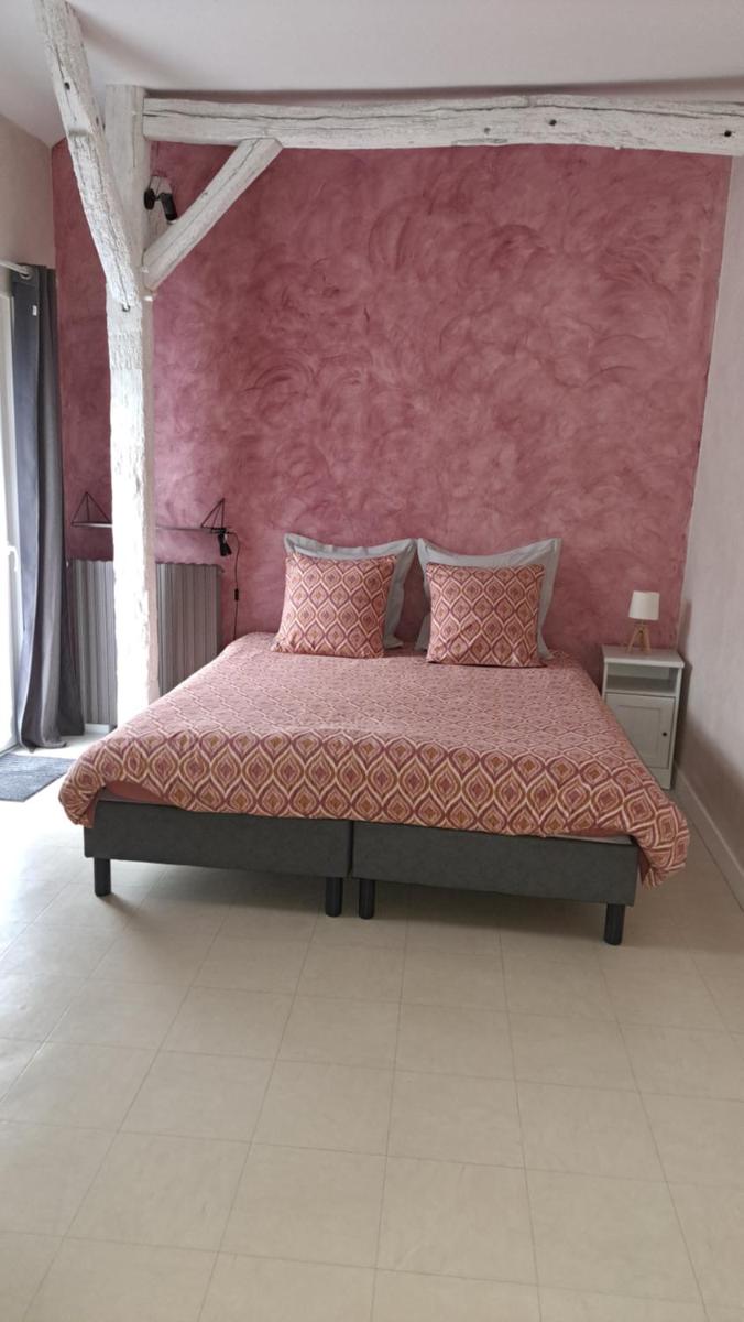 Double Room with Private Bathroom - Photo 6