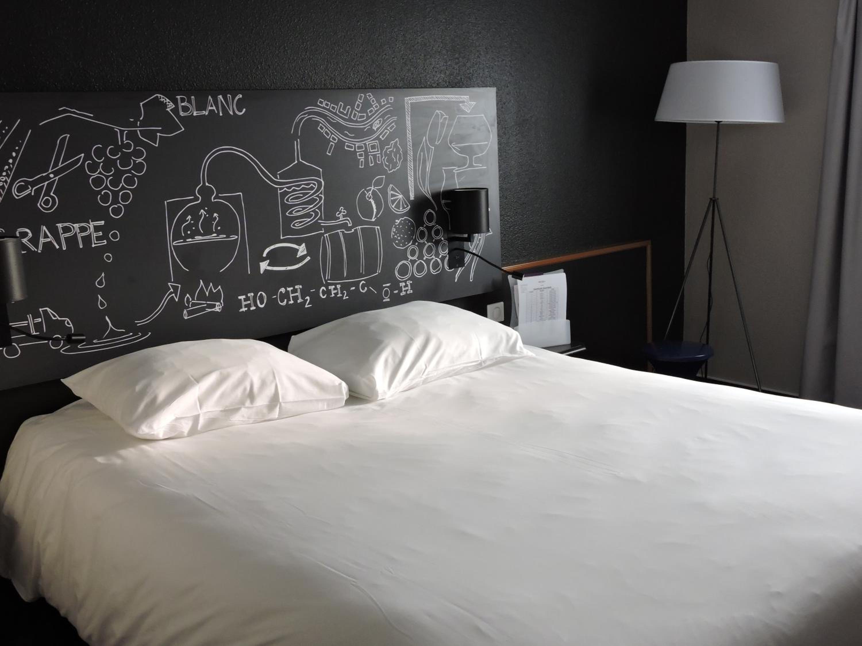 Standard One Double Bed - Photo 3