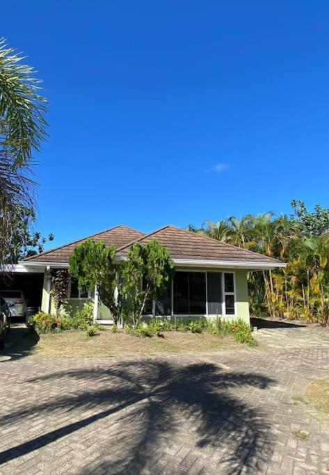 Three-Bedroom House photo 2