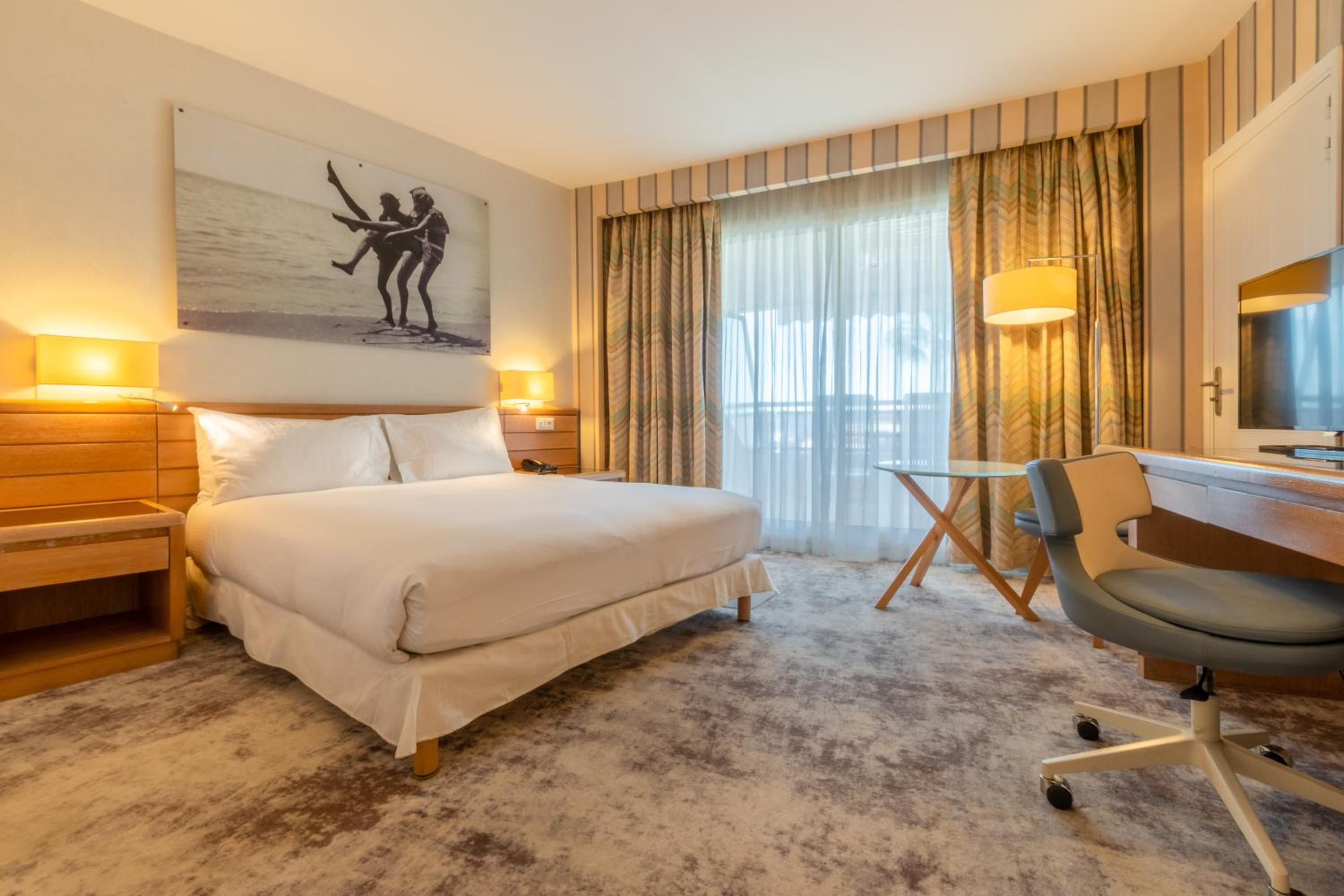 Premium Double Room with Balcony and Sea View - Photo 1