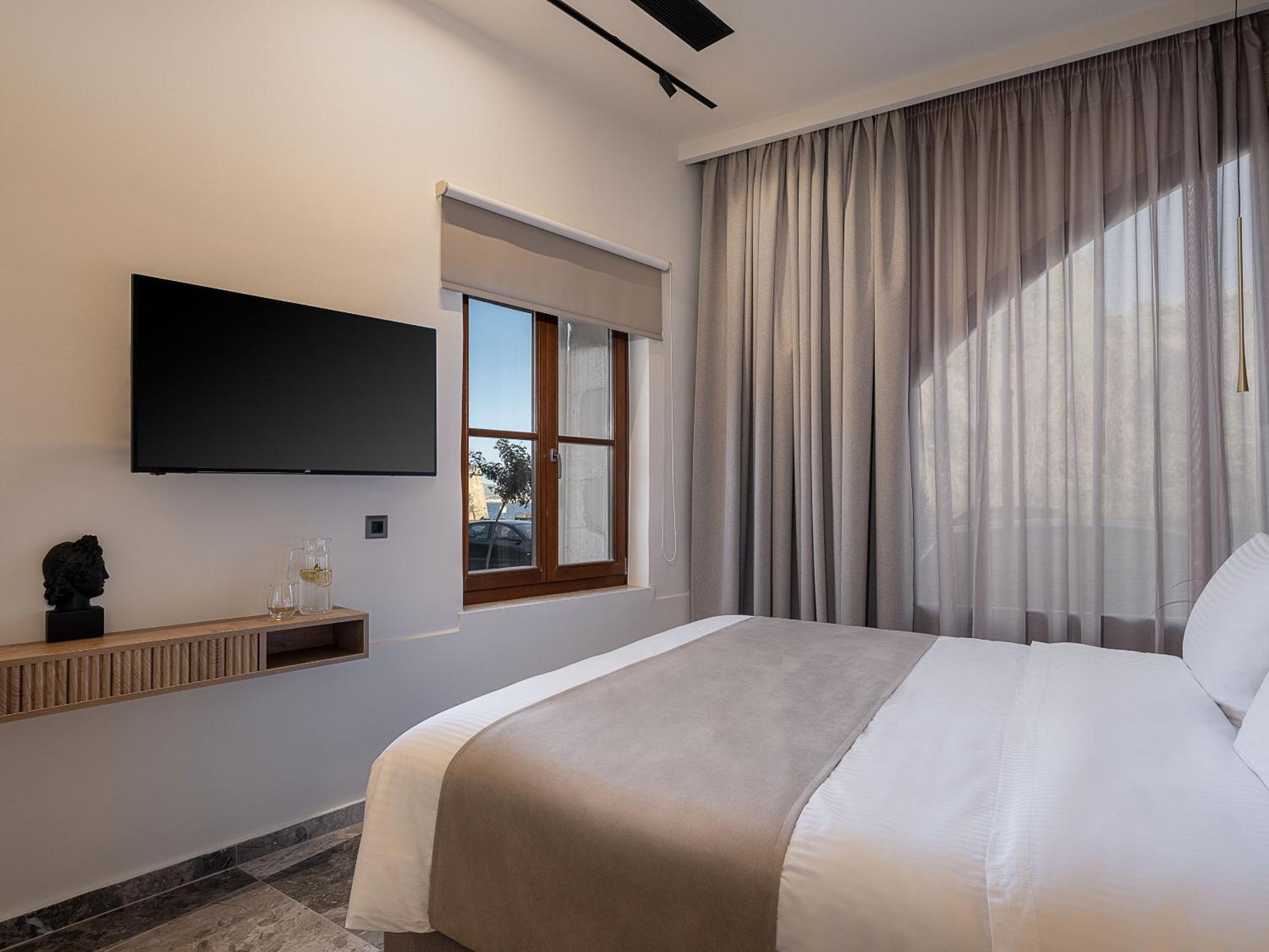 Suite - Ground Floor photo 1