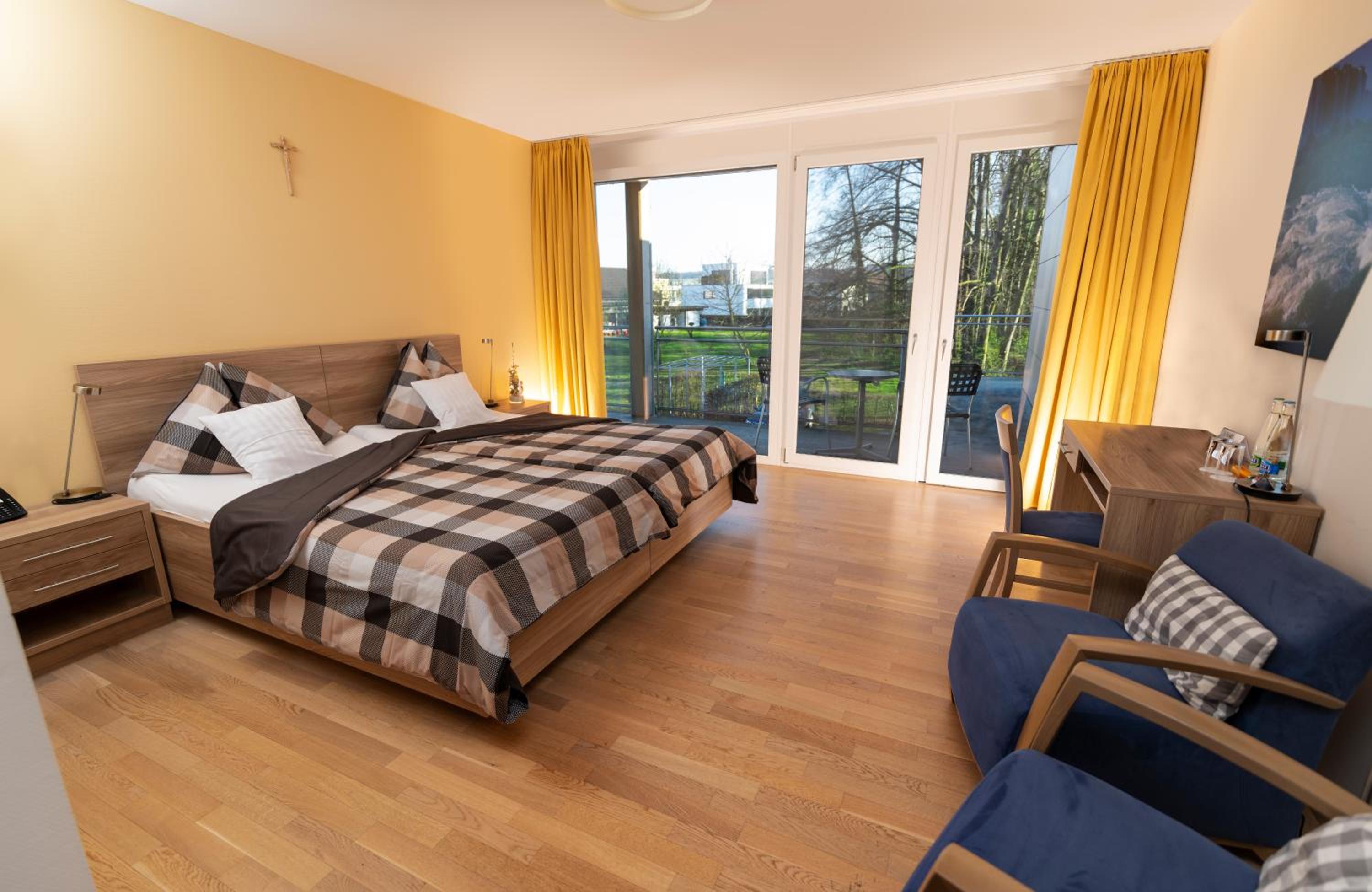 Double Room with Park View - Photo 1