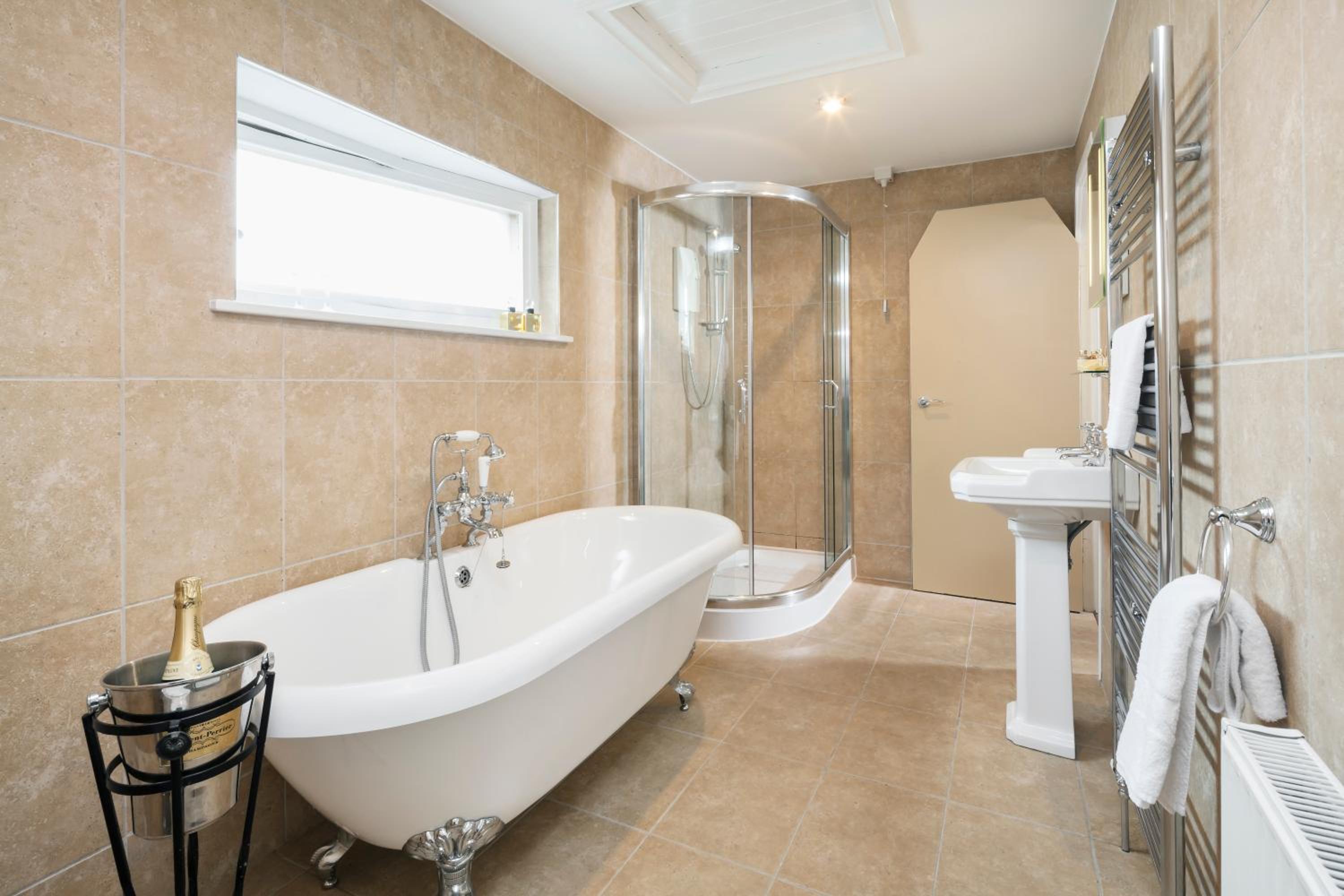 Woodford Room photo 3