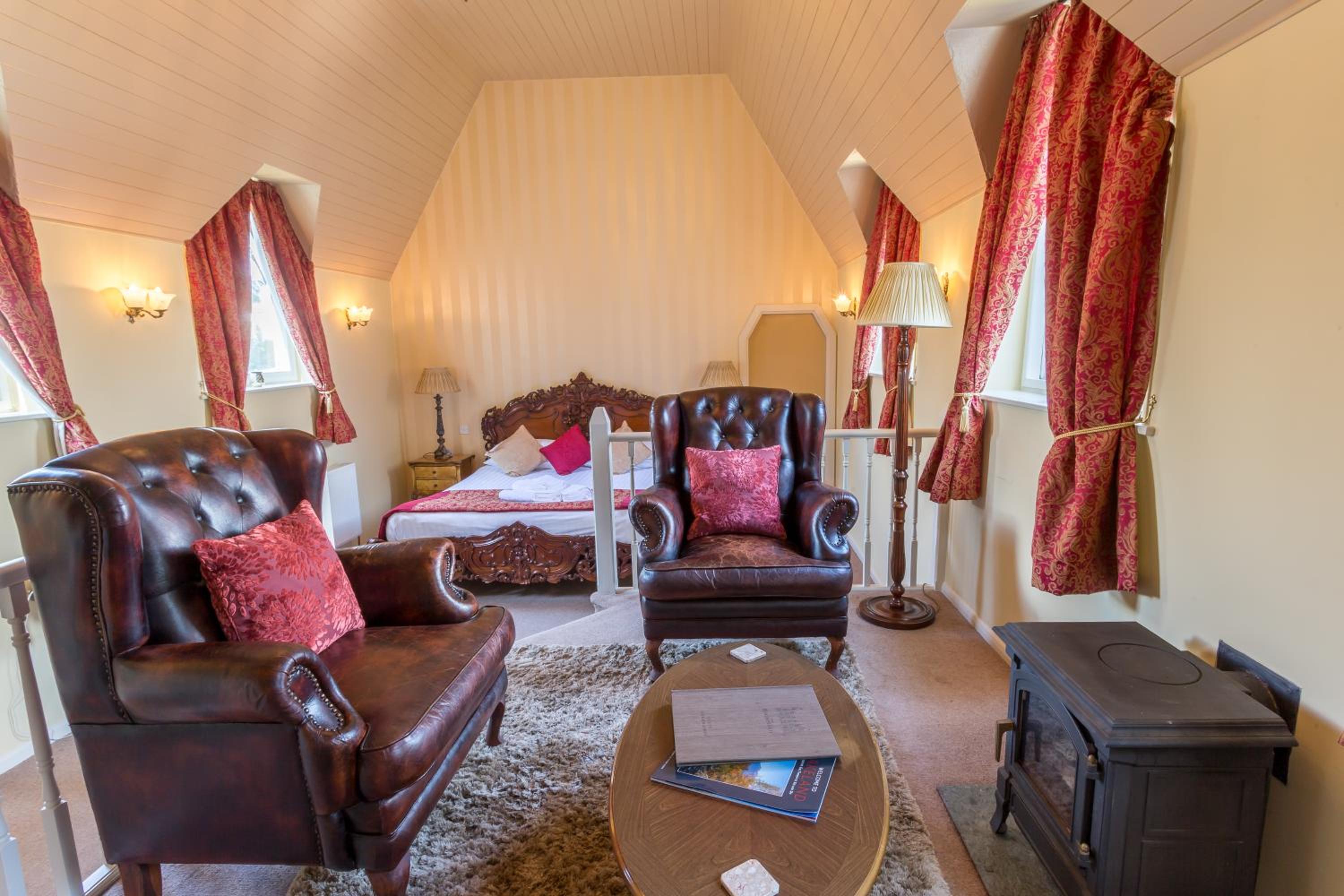 Woodford Room photo 1