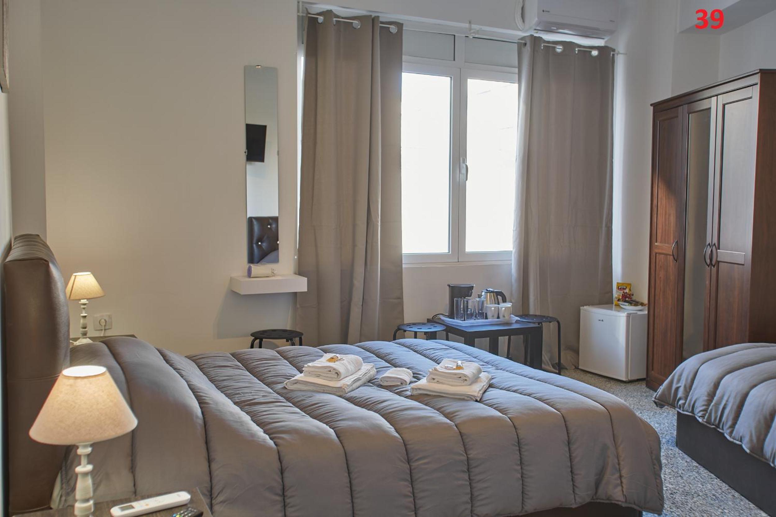 Deluxe Double Room with Extra Bed photo 3