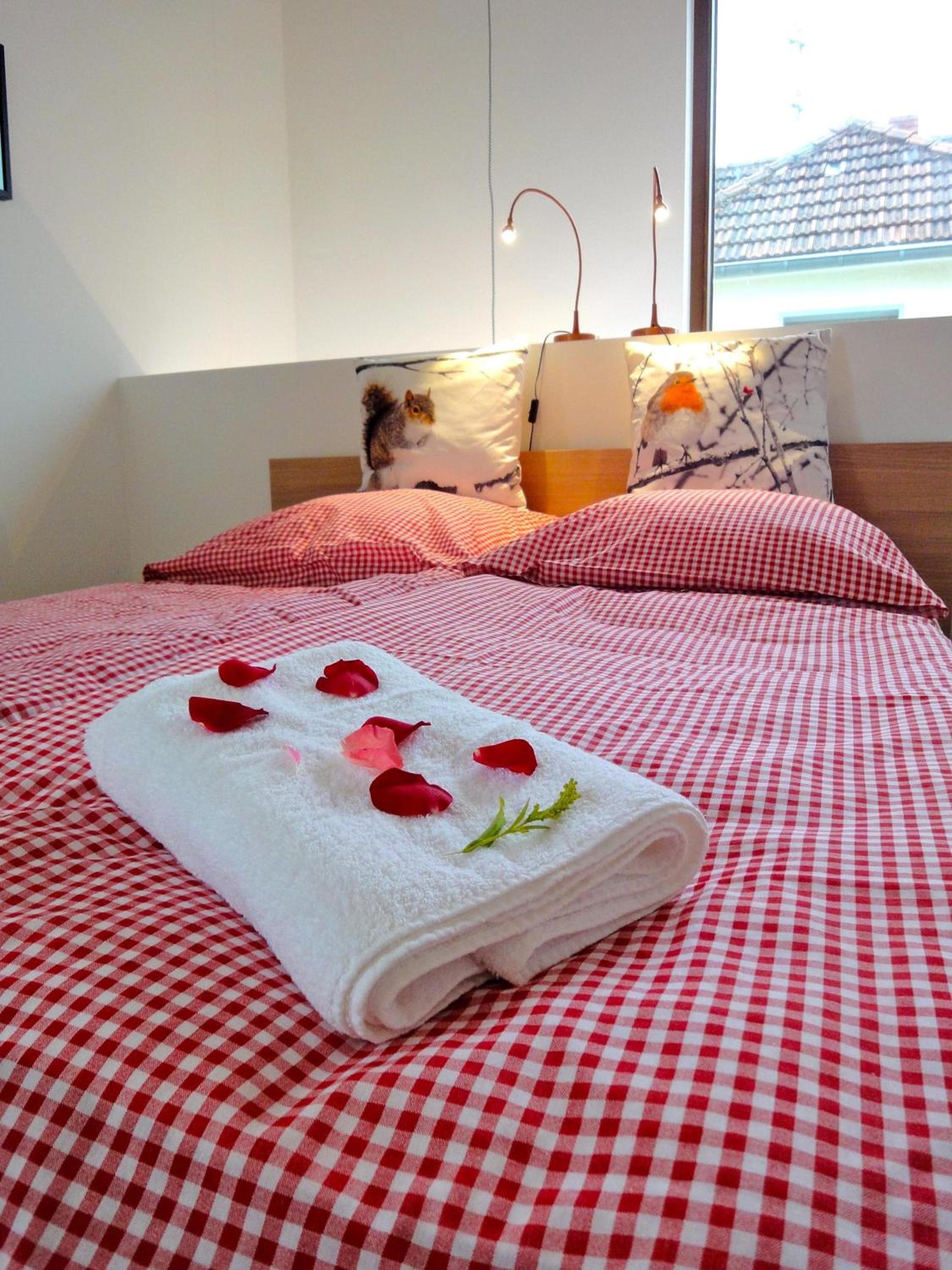 One-Bedroom Apartment - Photo 1