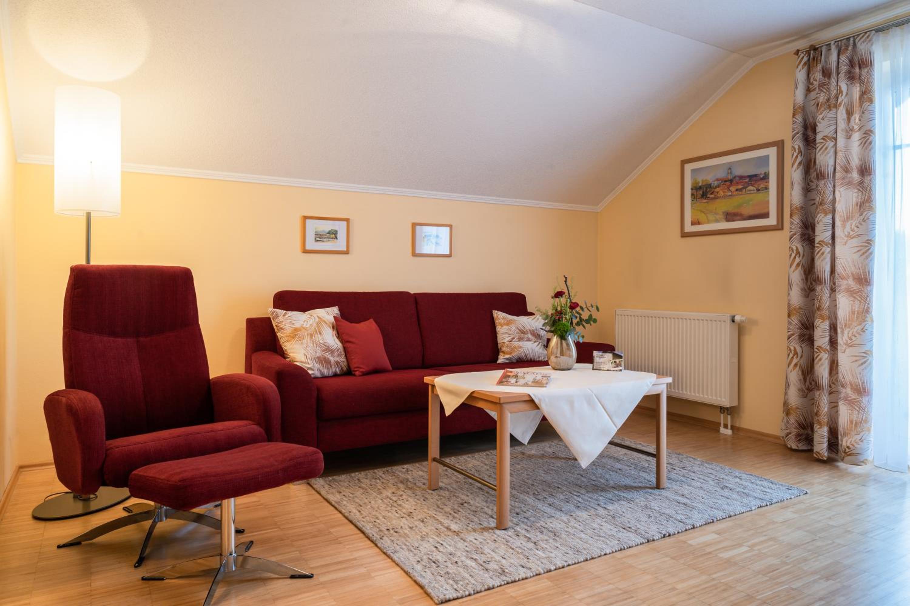 Apartment 6 photo 1