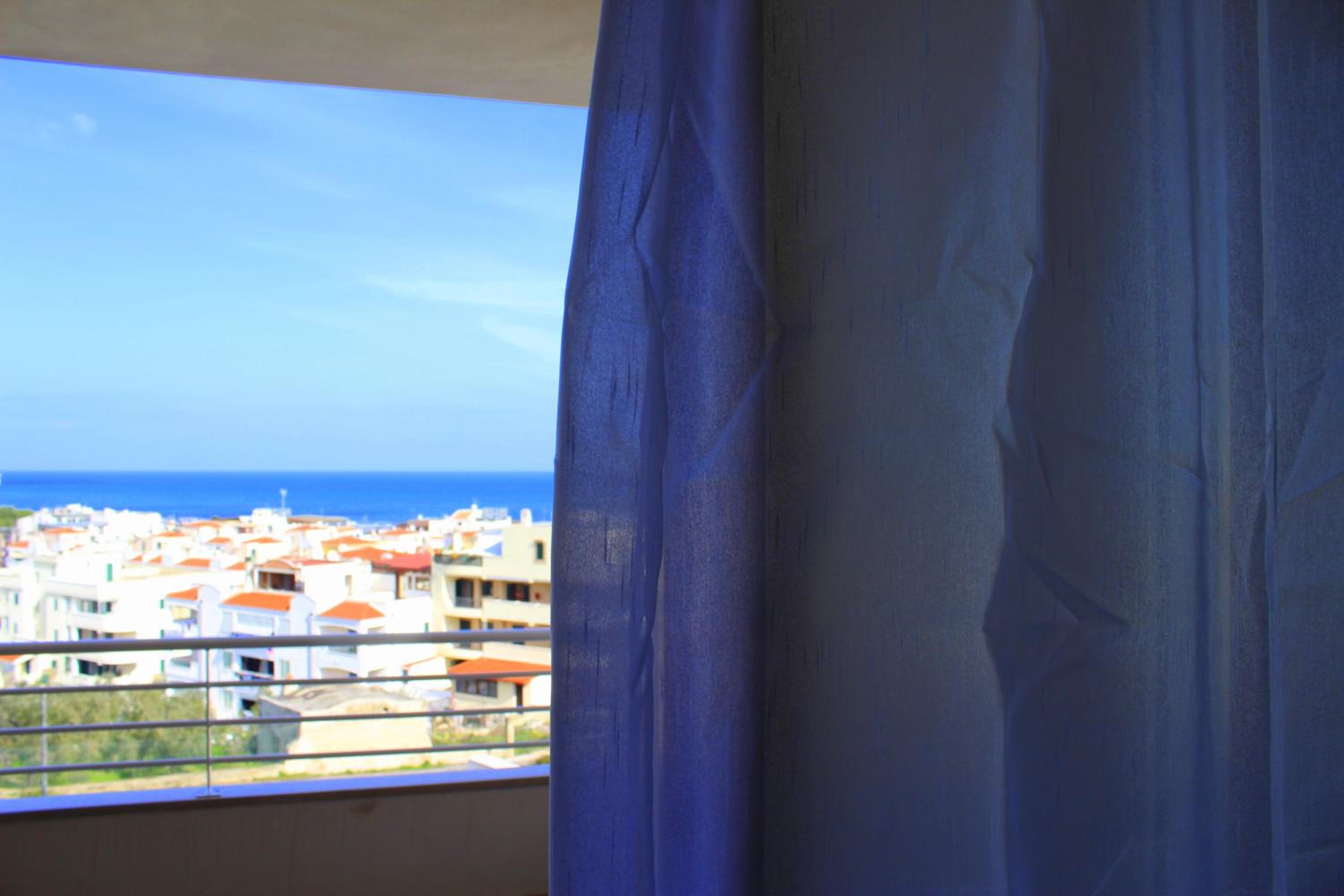 Double Room with Balcony and Sea View - Photo 5