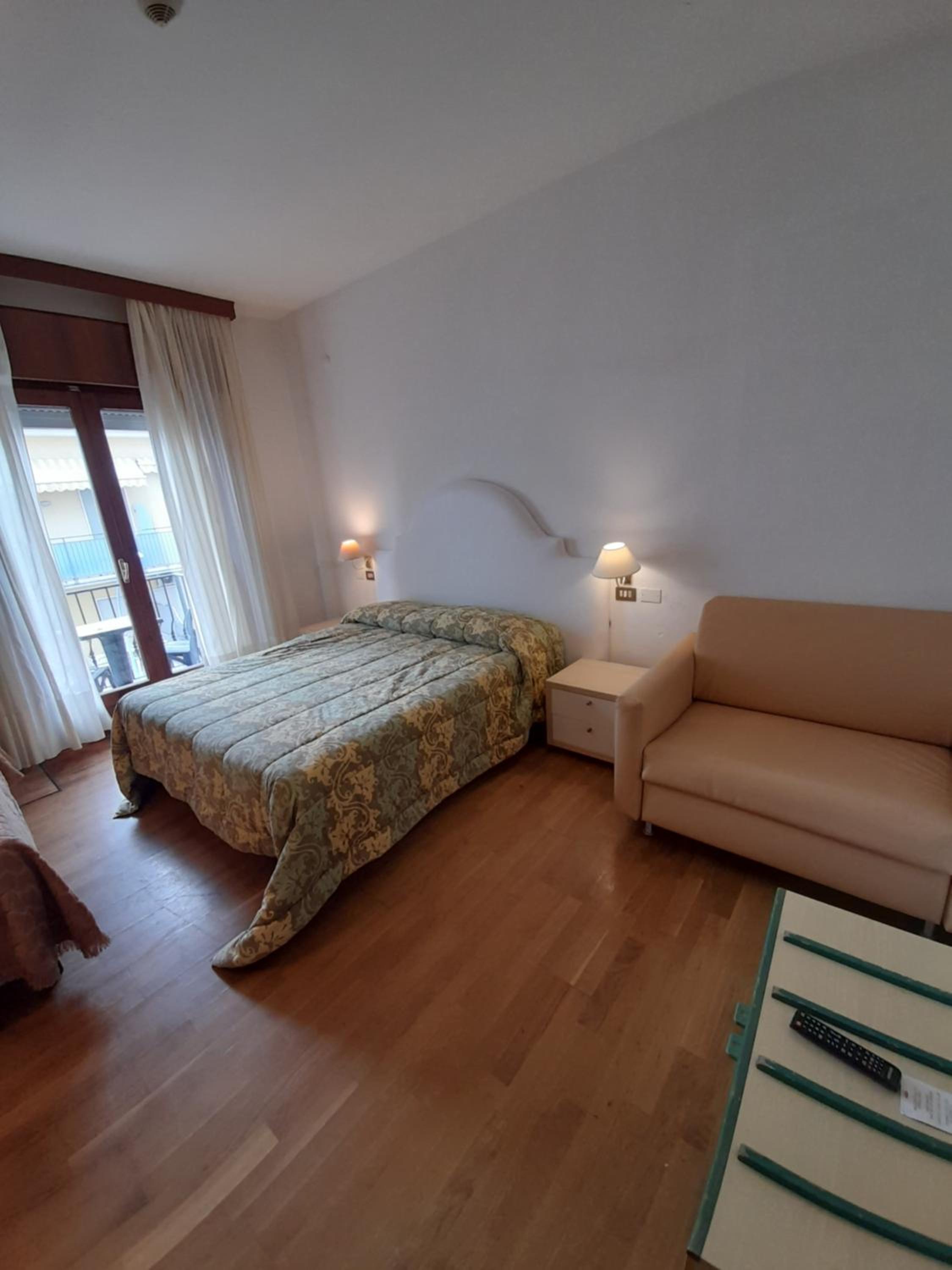 Triple Room - Photo 16