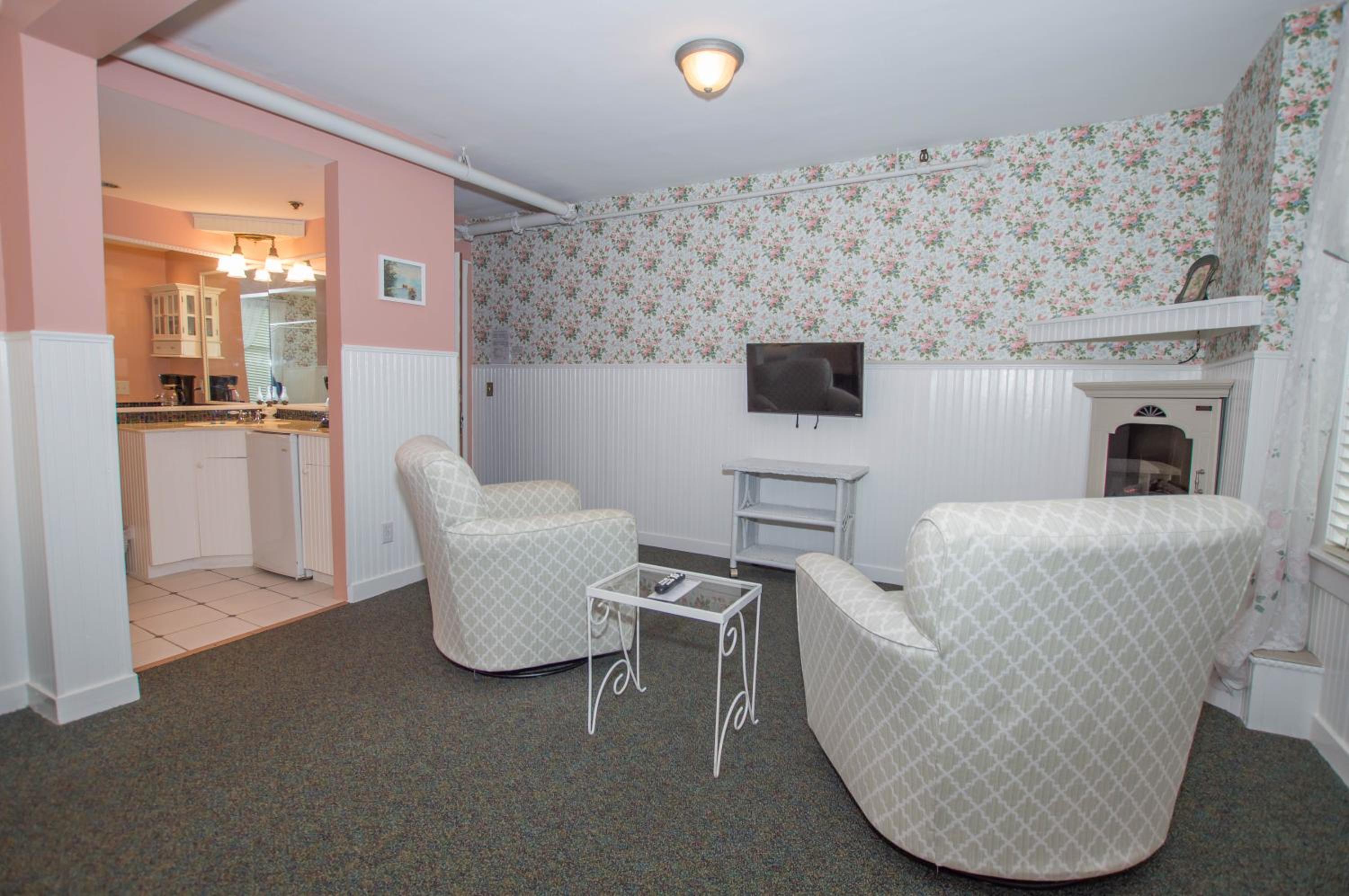 King Suite - Photo 2