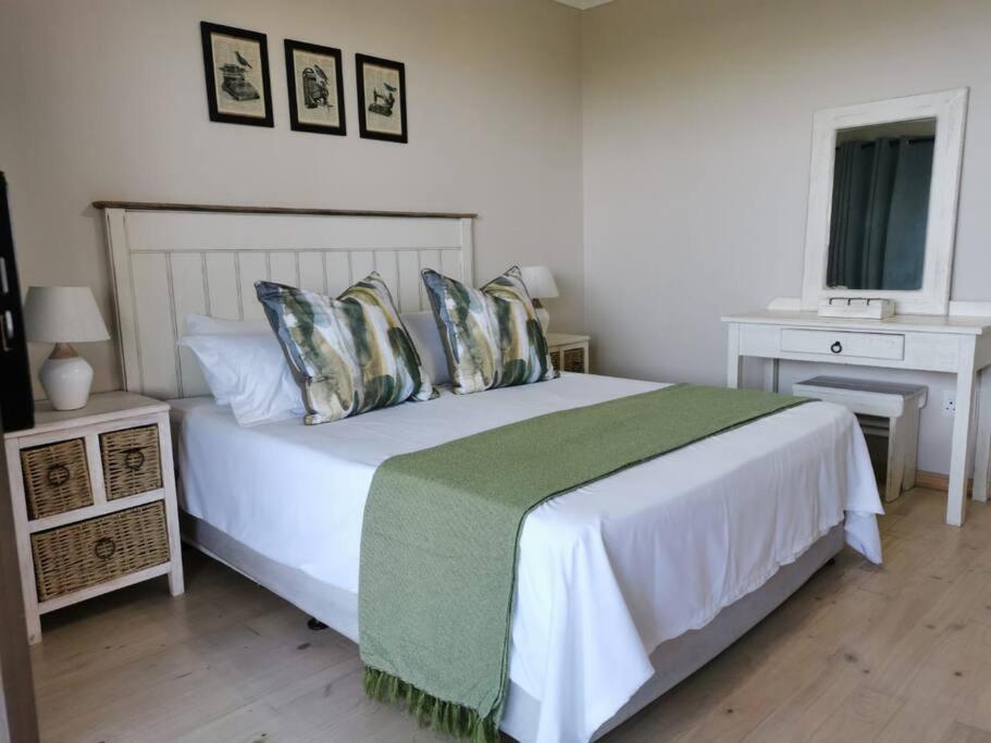 Three-Bedroom House photo 1