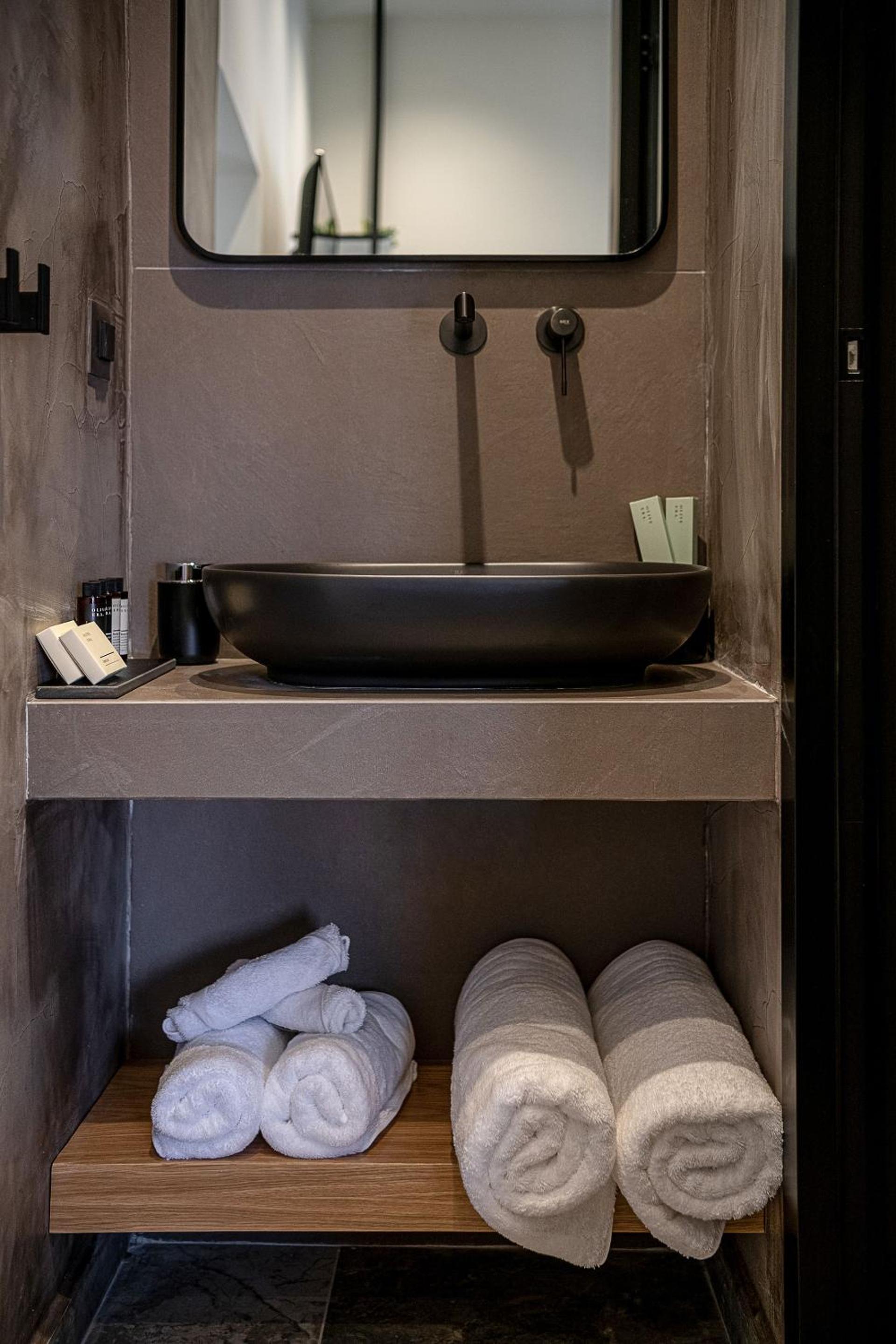 Triple Suite with Sea View - Photo 3
