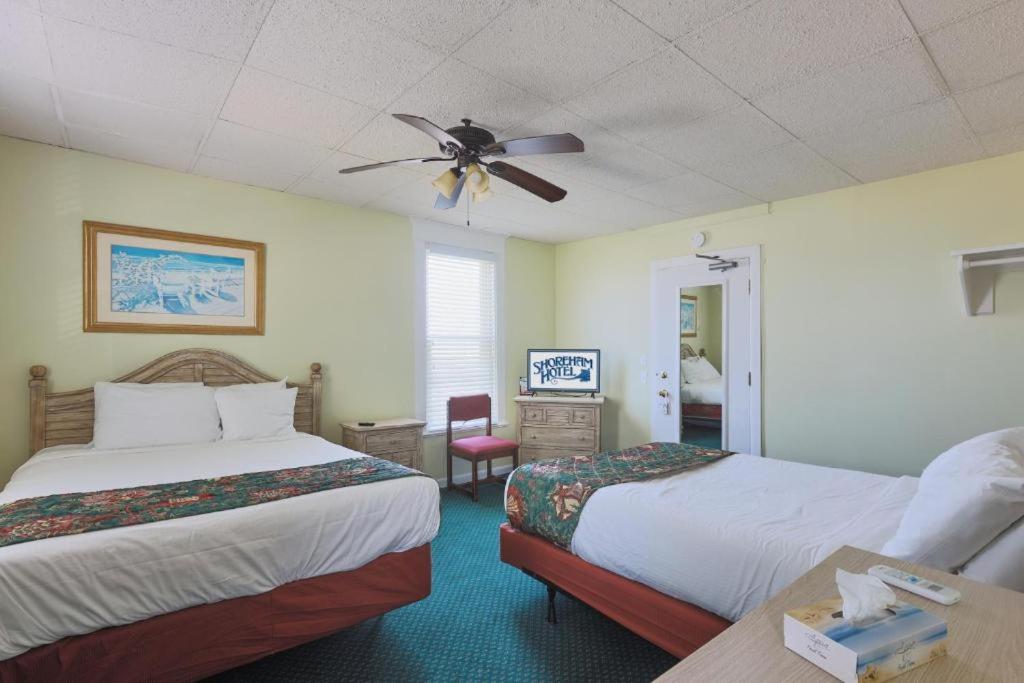 Queen Room With Two Queen Beds - Ocean Front - Photo 1