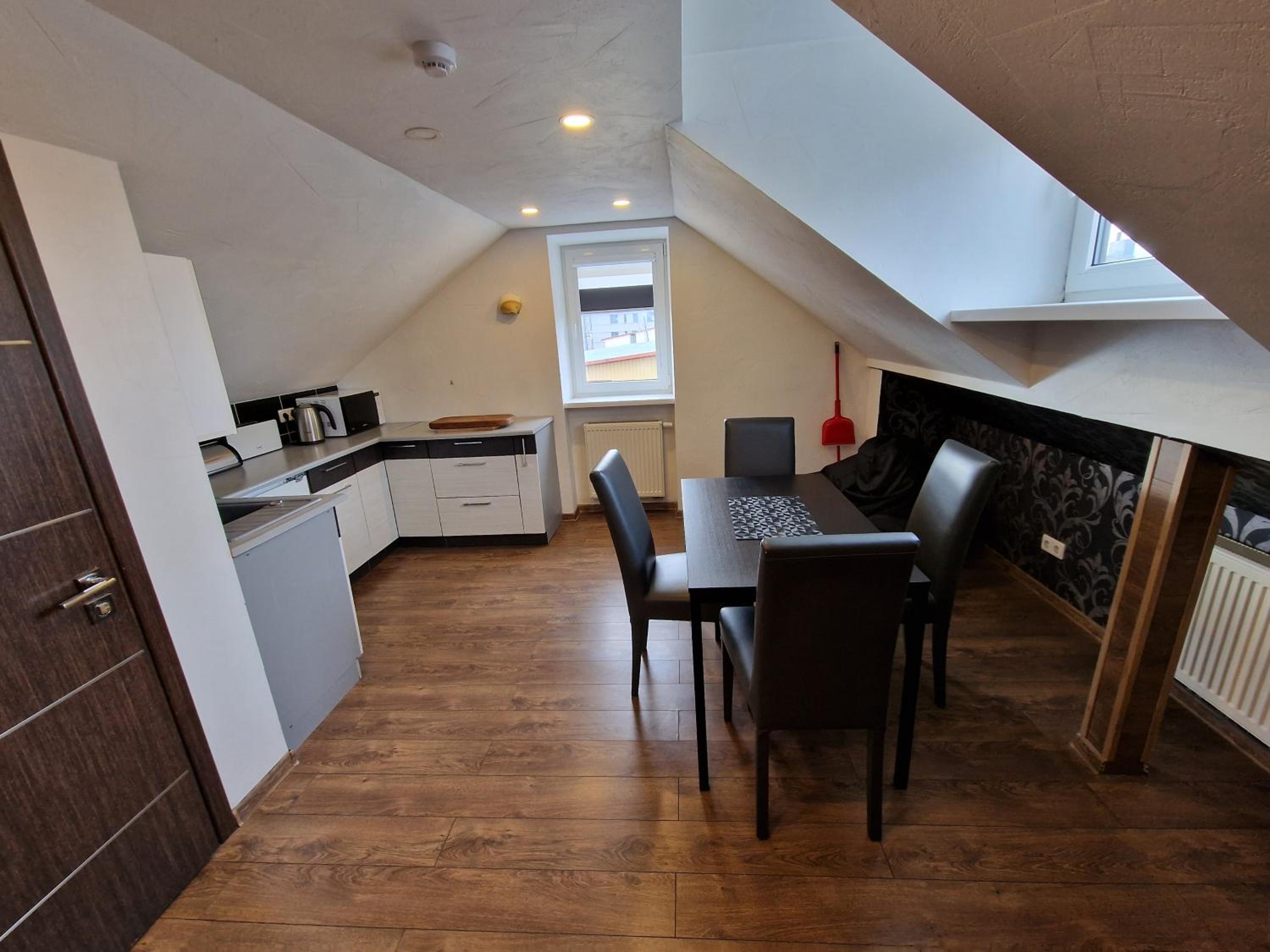 One-bedroom Loft Apartment  photo 2
