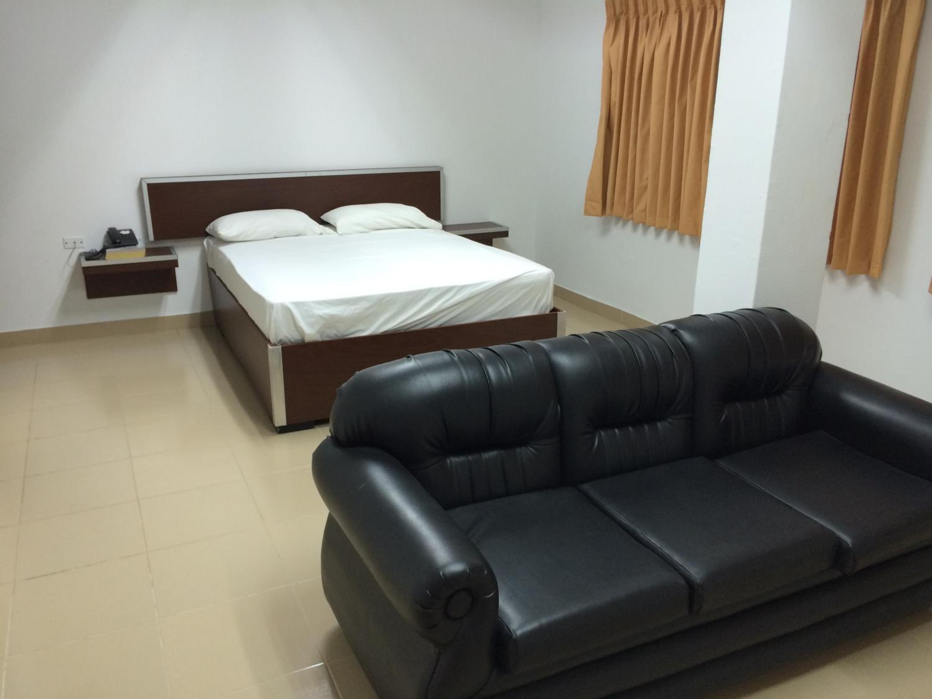 Deluxe Queen Room