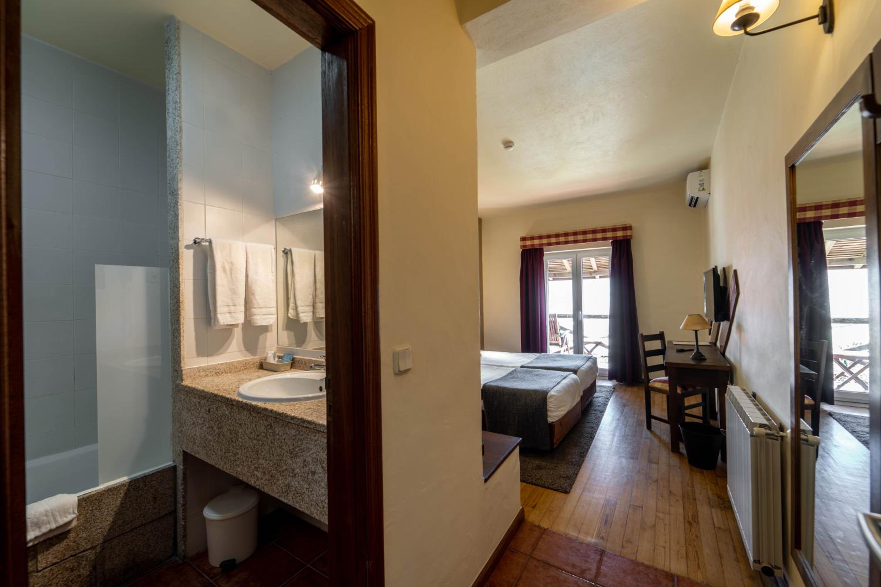 Double or Twin Room - Photo 2