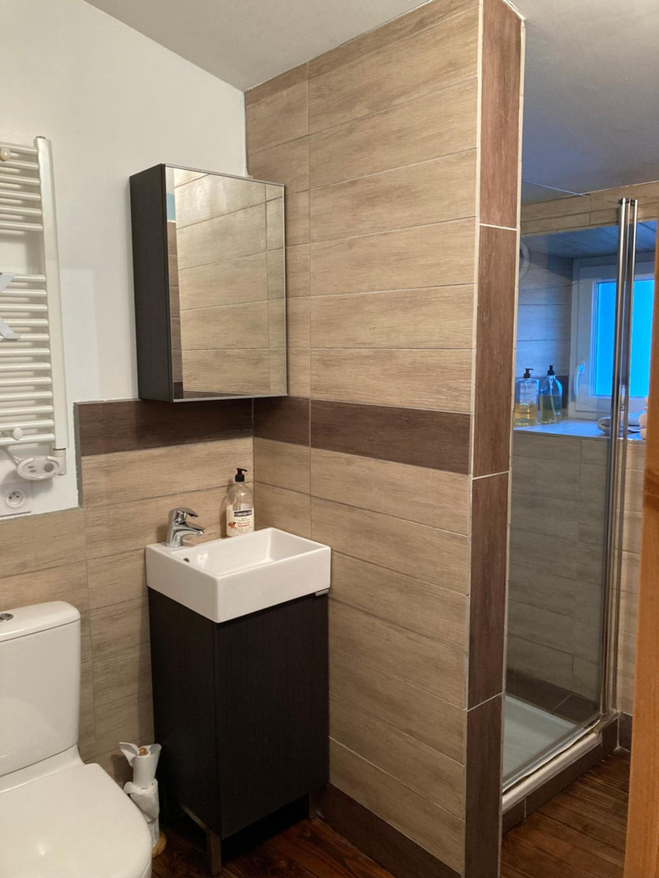 One-Bedroom Apartment - Photo 11