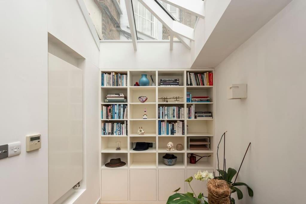 Three-Bedroom Apartment photo 2