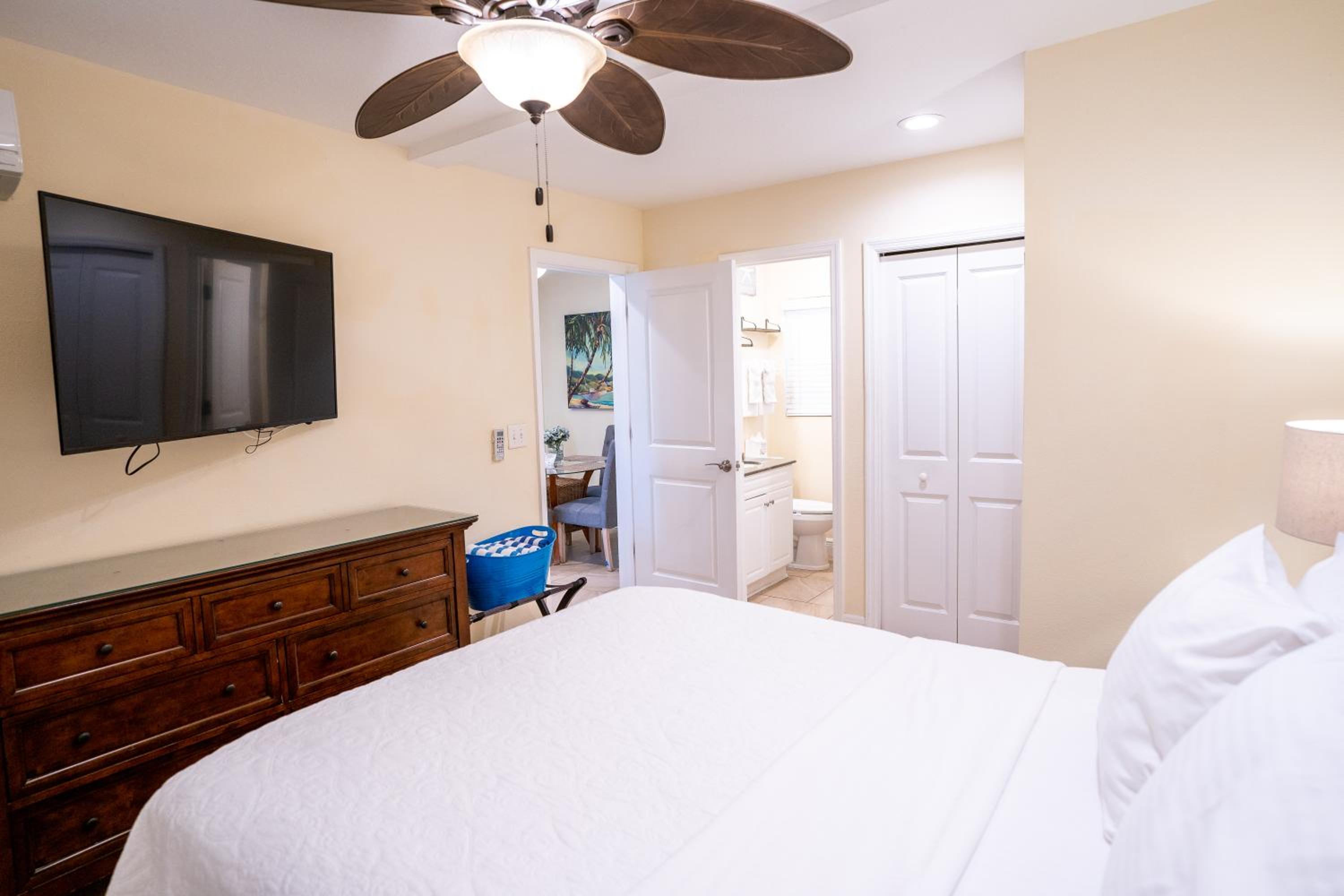 One-Bedroom Suite Unit 109 photo 2