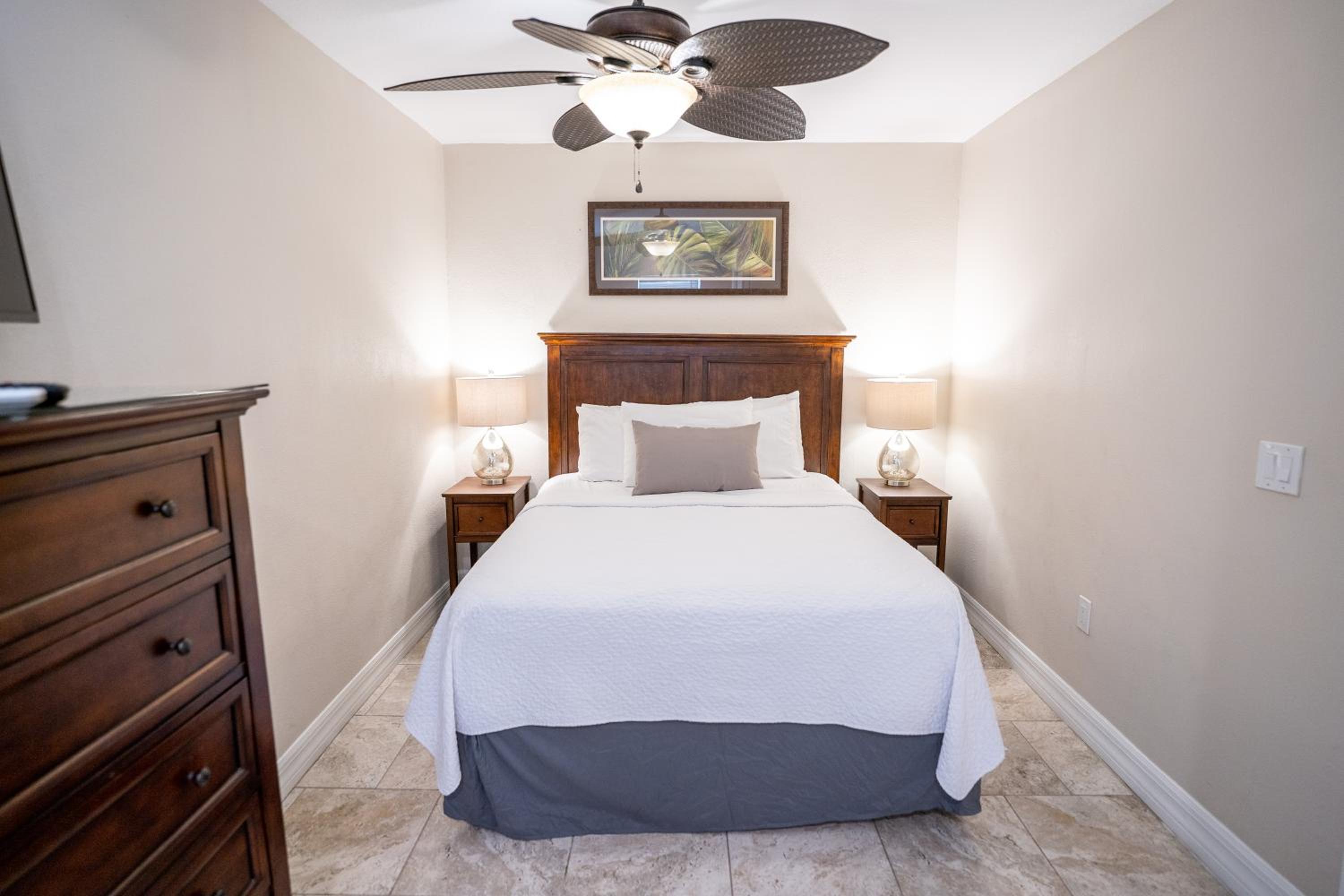 Deluxe Suite Unit 107