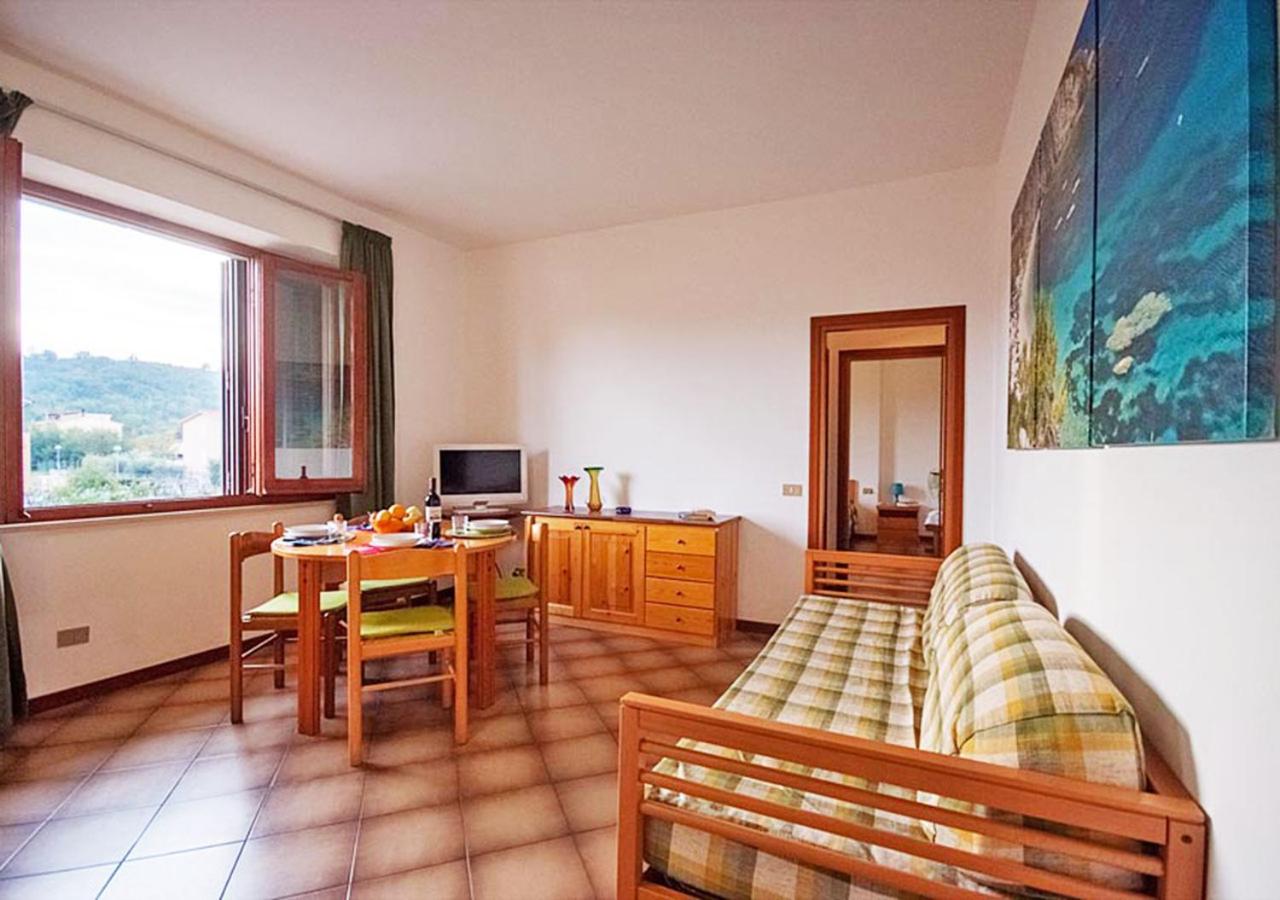 Apartment with Balcony photo 2