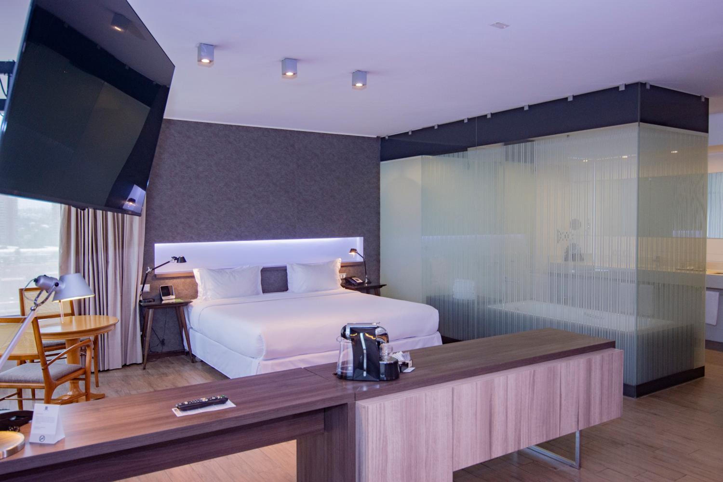 King Studio Suite - Non-Smoking photo 3